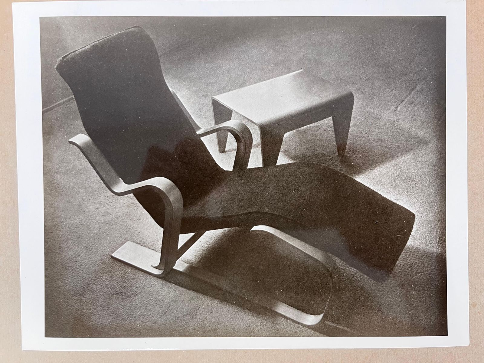 Originele foto van Marcel Breuer loungestoel voor Isokon, 1950 photo for sale