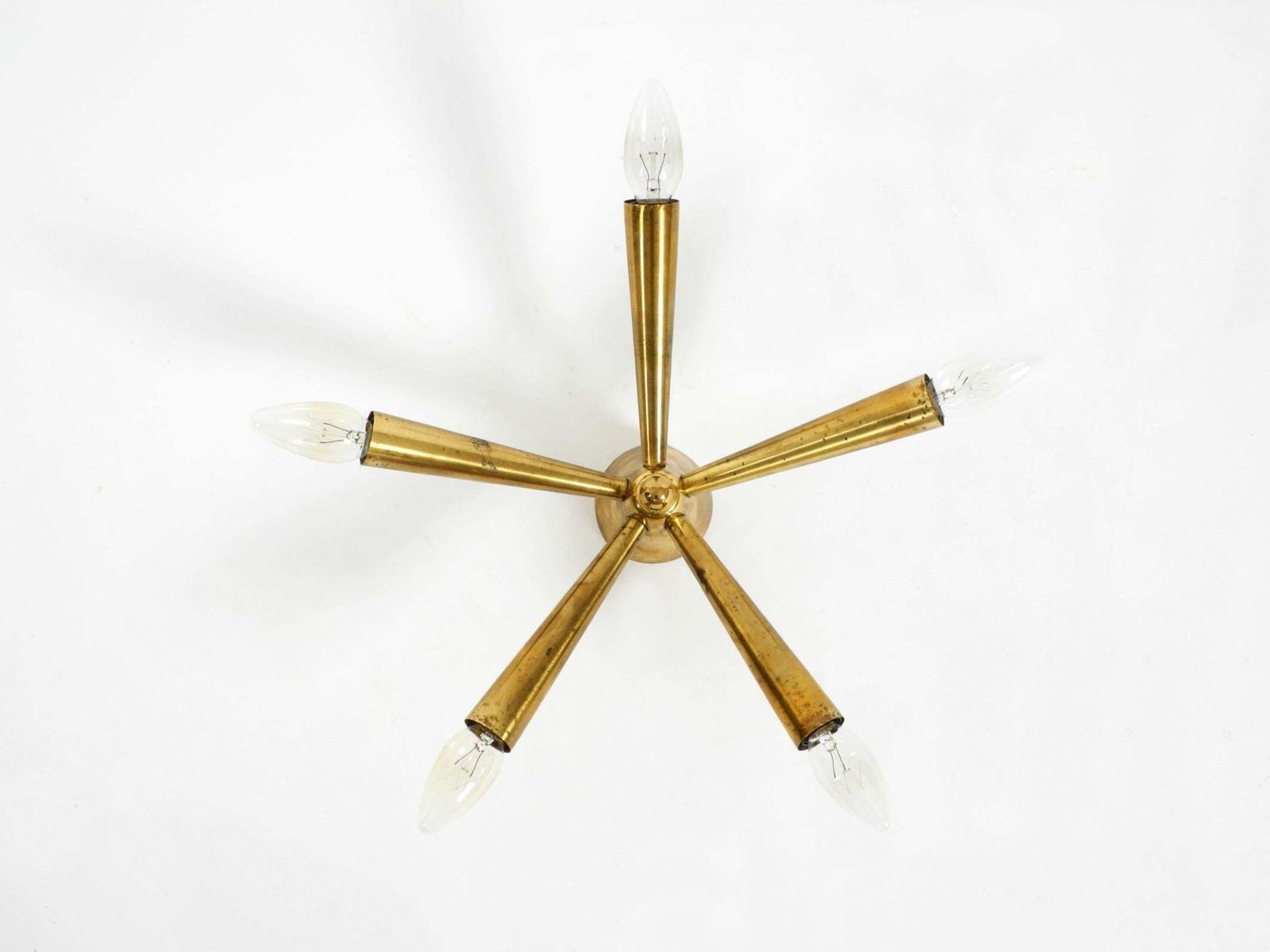 Kleine mid-century modern messing Sputnik plafondlamp met vijf armen photo Verlichting