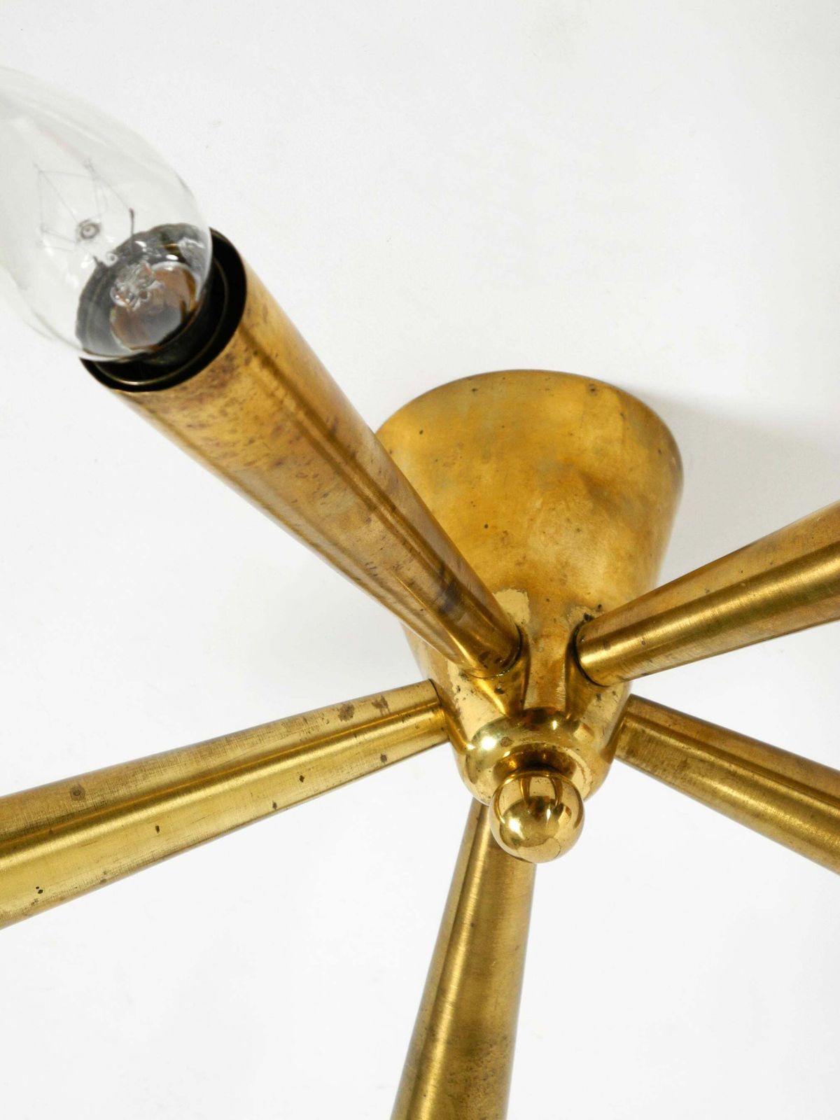 Verlichting Kleine mid-century modern messing Sputnik plafondlamp met vijf armen photo
