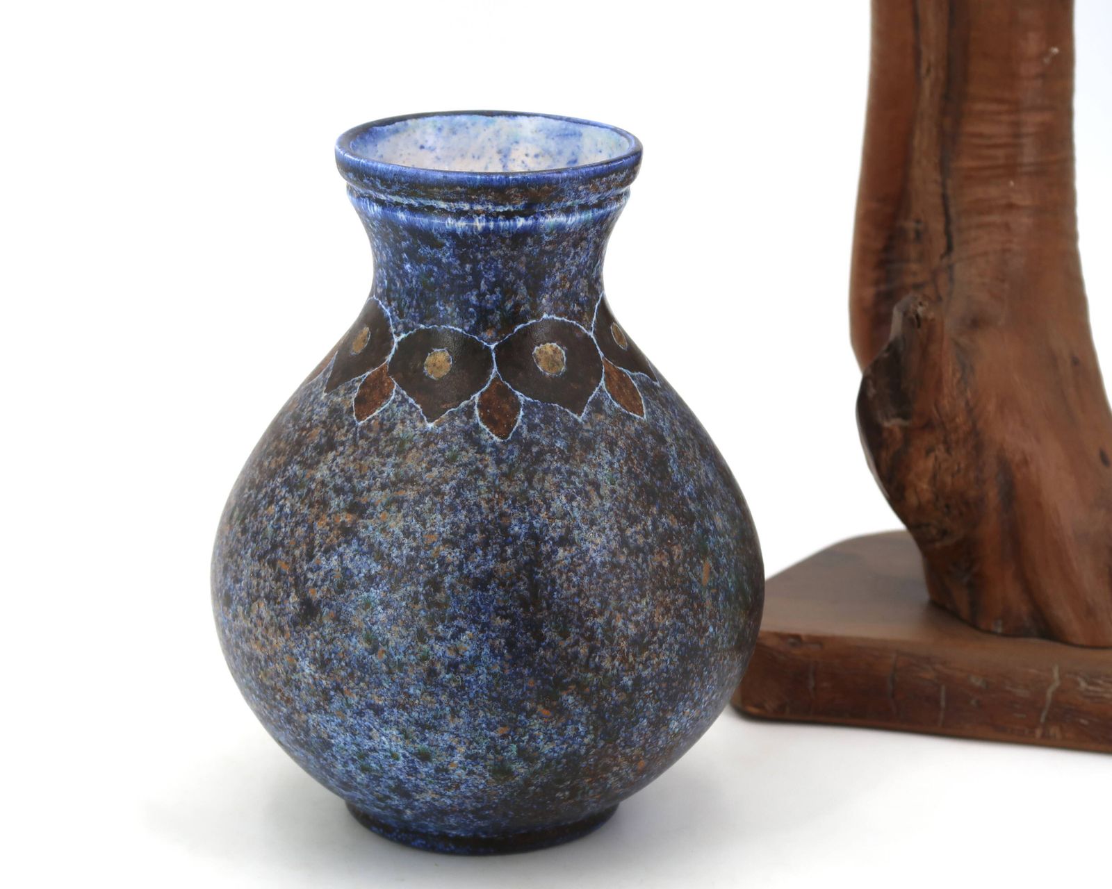 Vase en céramique bleu moucheté, par Bernard Buffat, années 1970. photo furniture