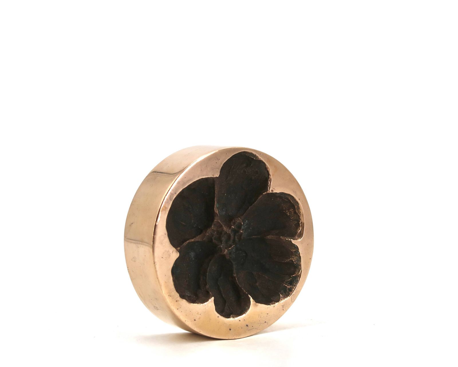 Cendrier en bronze par Monique Gerber, empreinte florale, années 1970