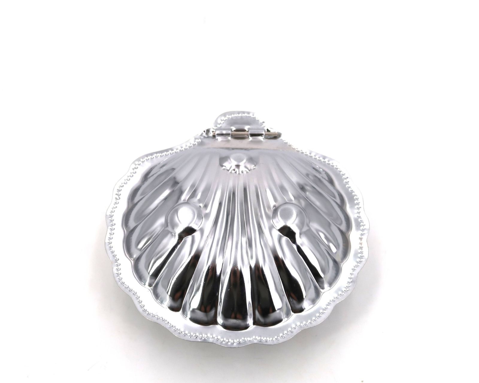 Silver Plated Metal And Glass Shell Shaped Butter Dish With Its Knife. photo 82.0