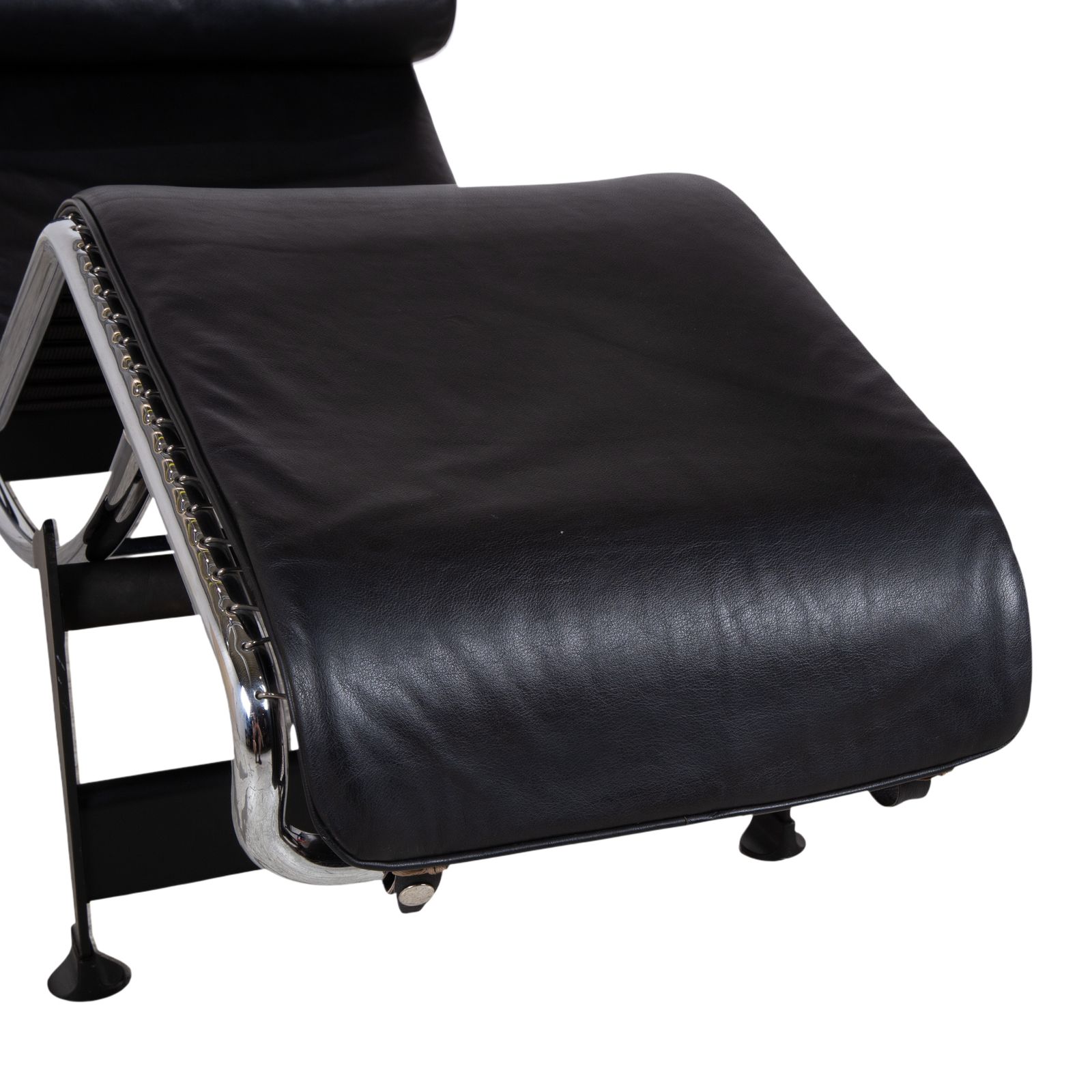 Cassina Le Corbusier Lc 4 Leather Chaise Lounge Black Bauhaus photo 4359.0