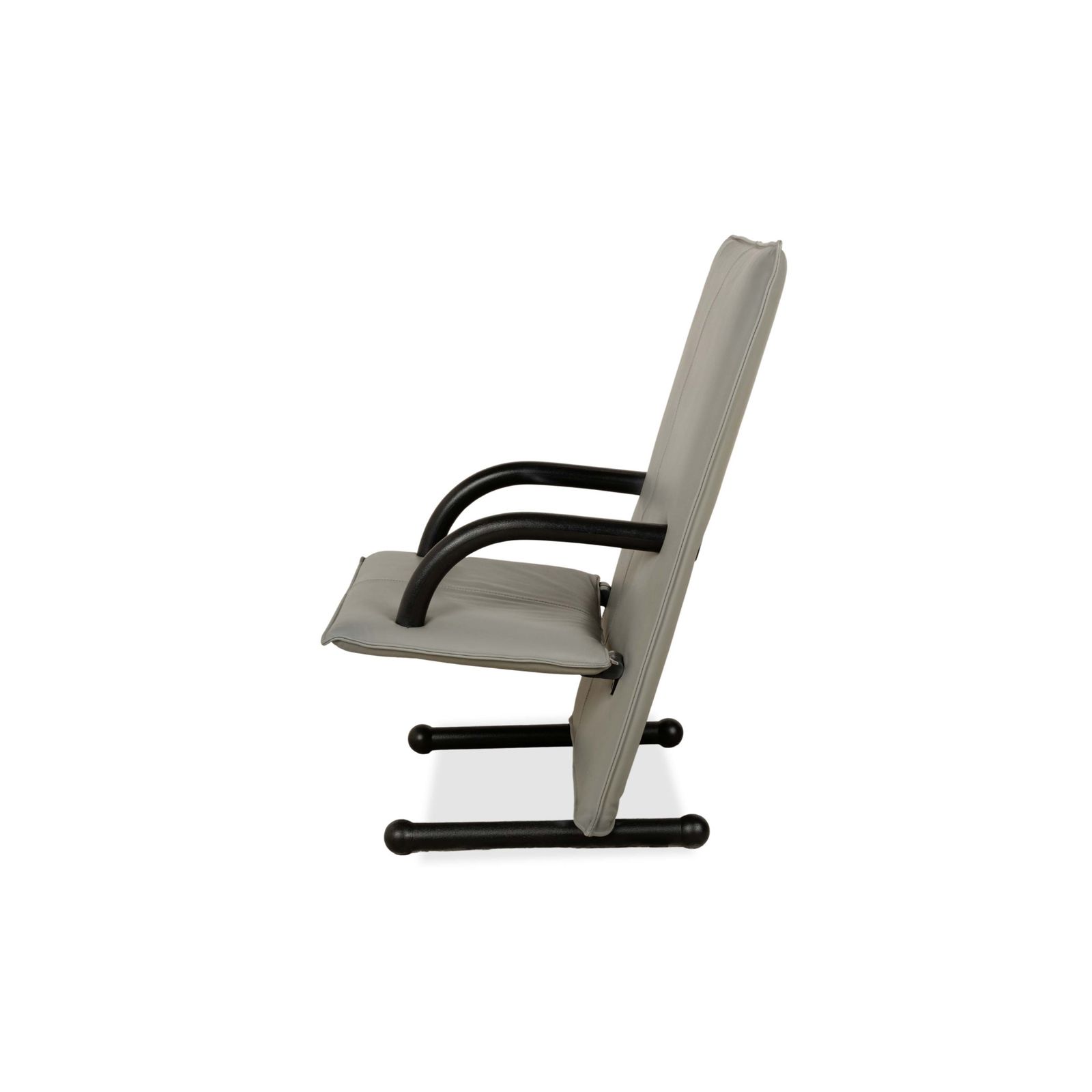 Mobilier Fauteuils Arflex T-Line en cuir, gris et noir, lot de 4 photo