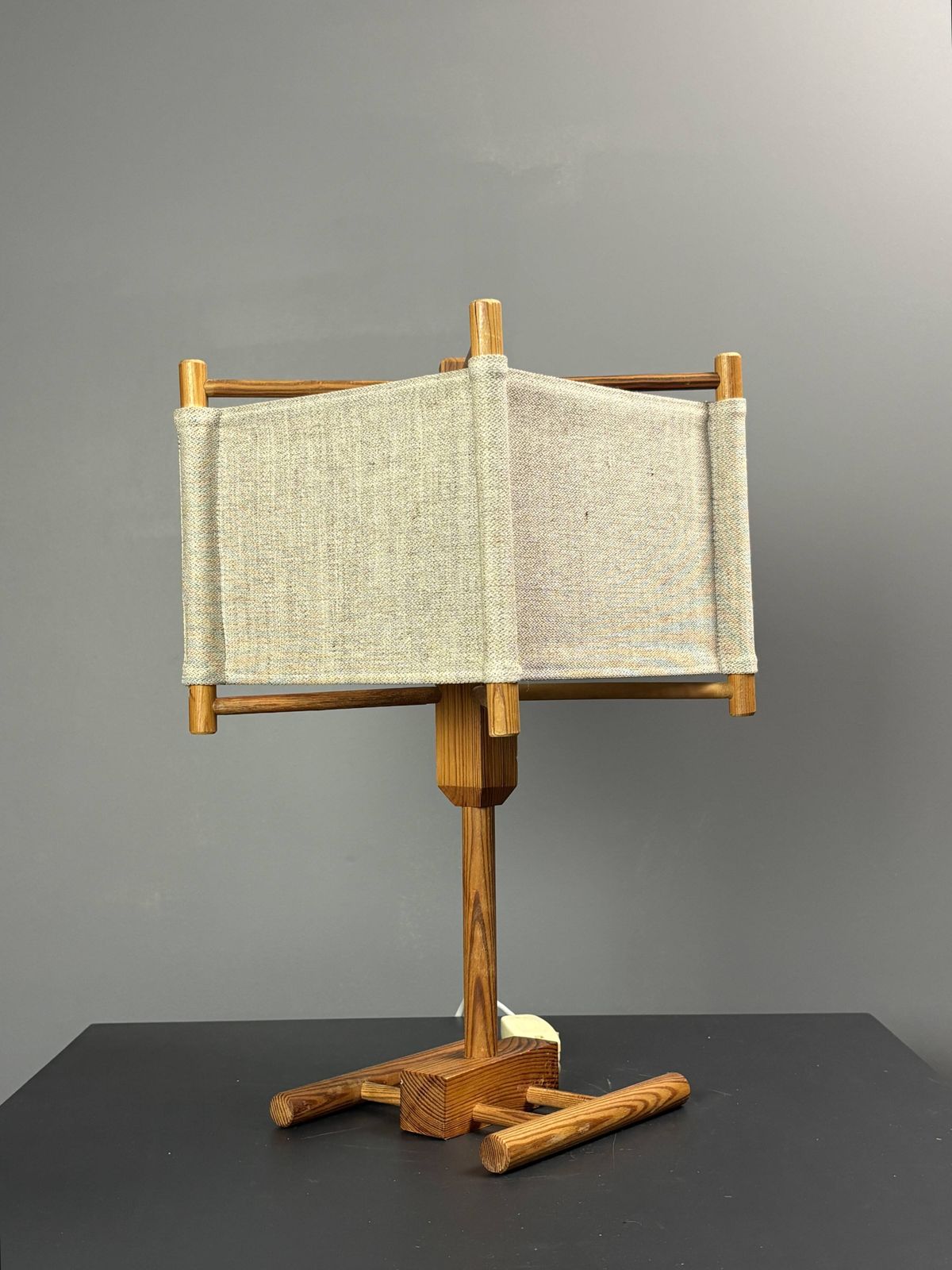 Luminaires Lampe de table scandinave mid-century en pin, abat-jour carré en tissu, années 1970 photo