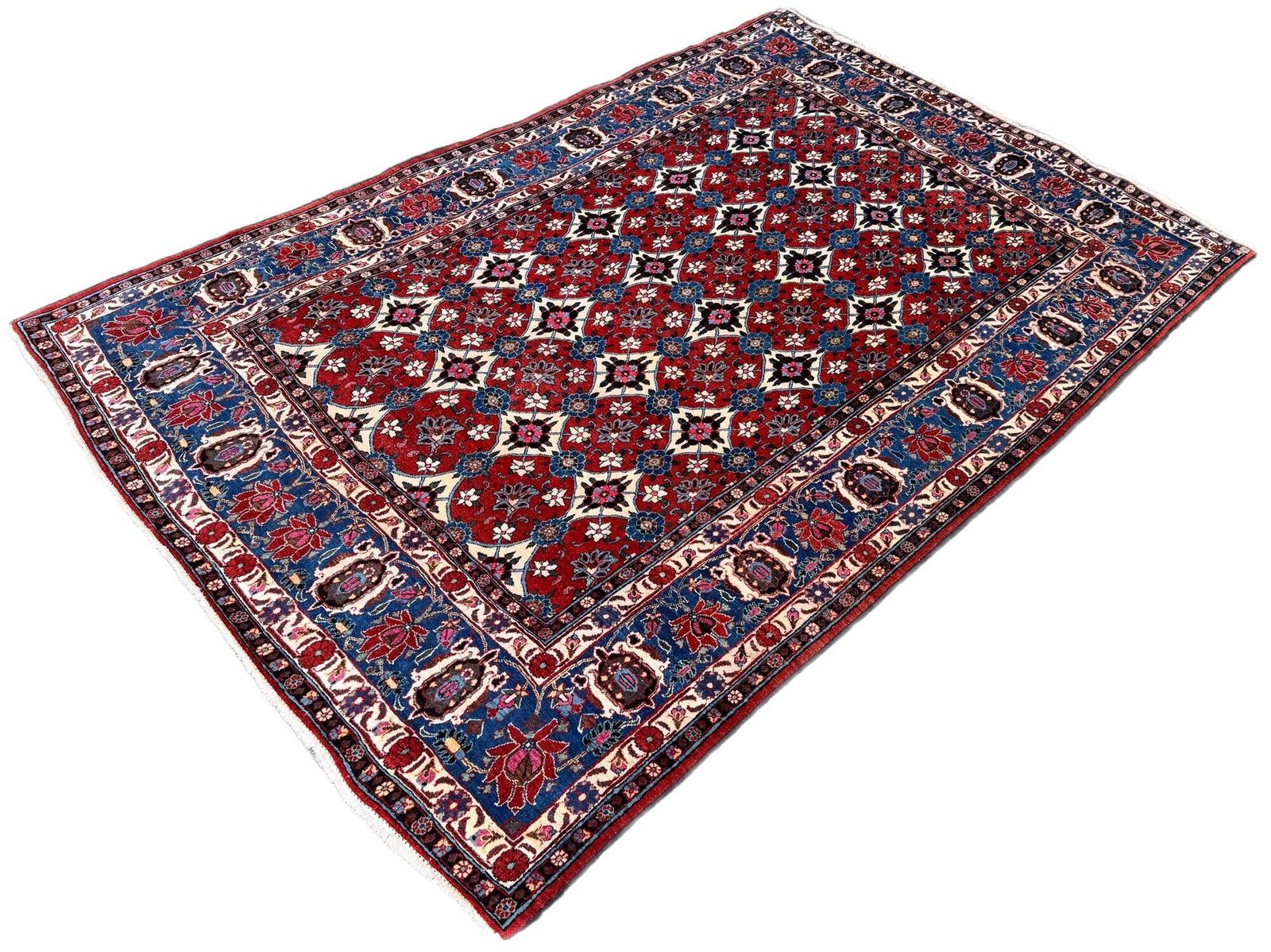 Antiek Veramin tapijt 2,19 m x 1,44 m photo for sale