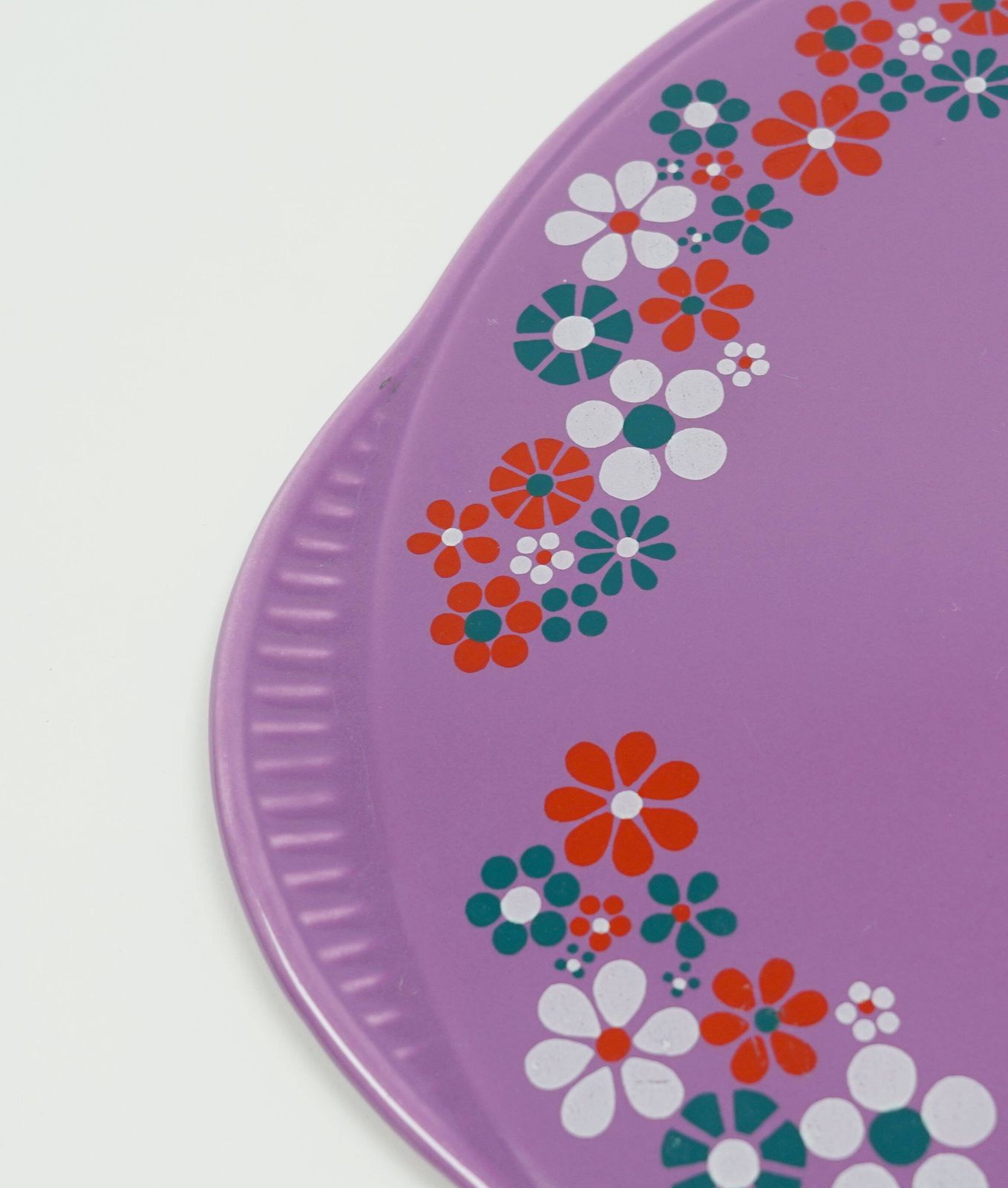 Plat à gâteau Staffel Keramik, glaçure violette à décor floral, années 1970 photo Décoration