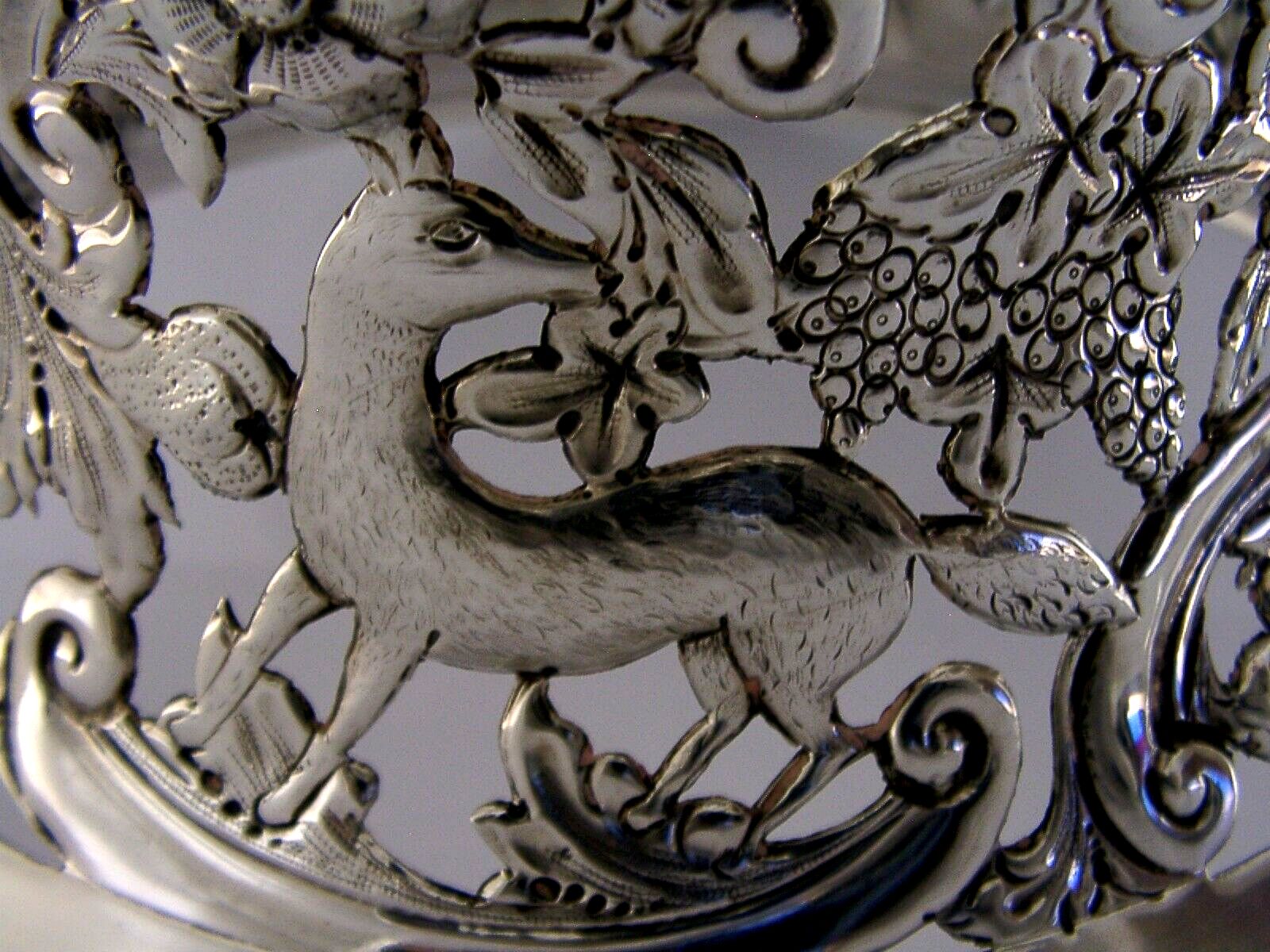 352g Sterling Silver Jennens Family Crest Dish Ring 1908 Antique photo for sale