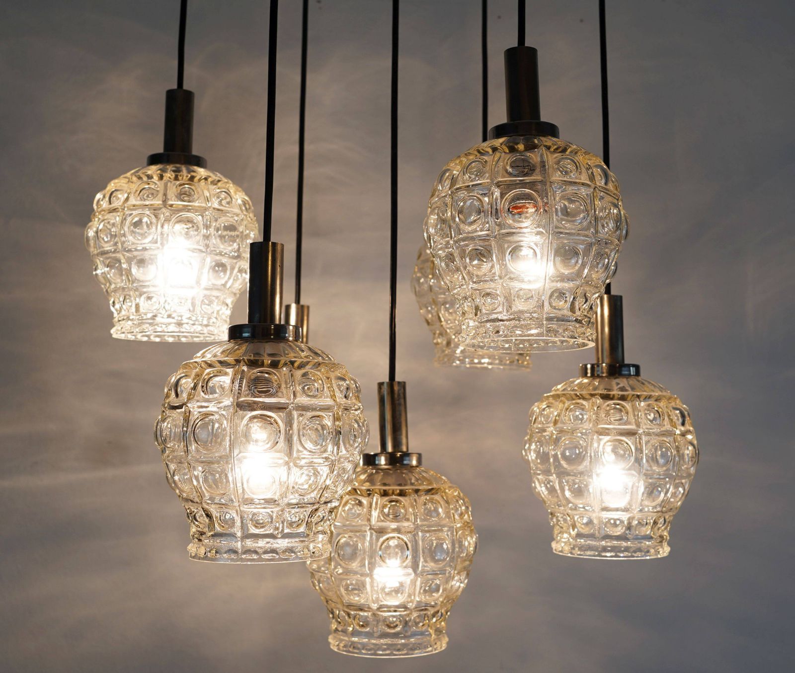 Cascade hanglamp, 7 kappen, bubbeltjesglas en chroom, jaren 1960/70 photo vintage