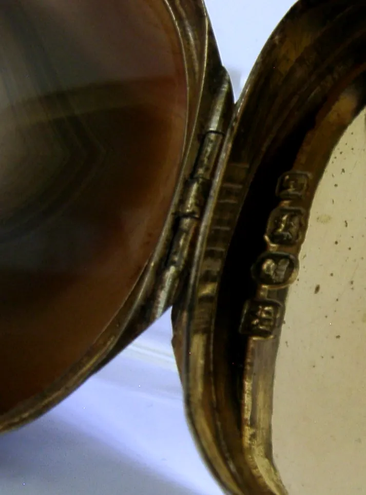 595.0 Boîte à vinaigrette d'époque georgienne en argent sterling et agate, 1801 photo