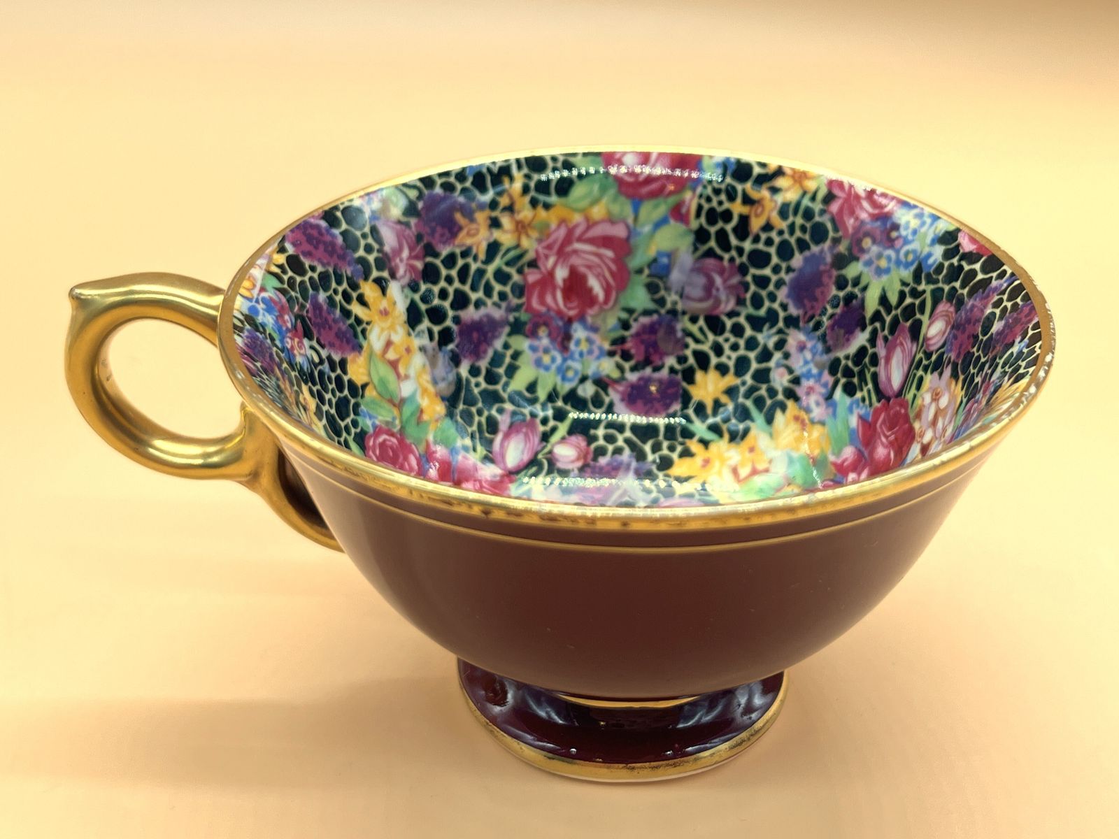 Royal Winton Pottery Hazel Chintz Best Gold Footed Wide Mouth theekop & schotel duo. Ca. jaren 1930. photo vintage