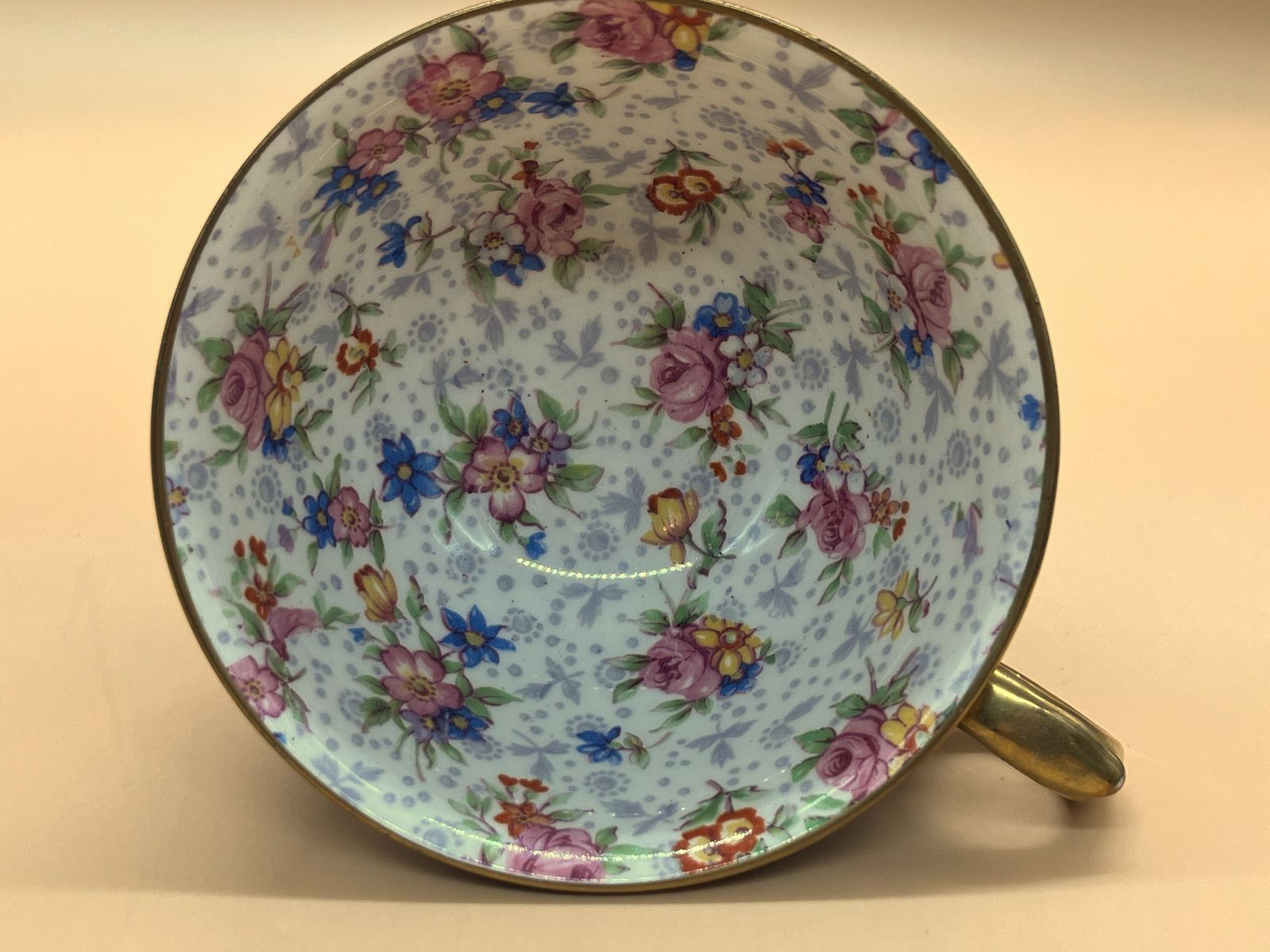 Royal Winton Pottery Eleanor Chintz Best Gold Footed Wide Mouth Tea Cup & Saucer Duo. Ca. jaren 1930. photo Woonaccessoires