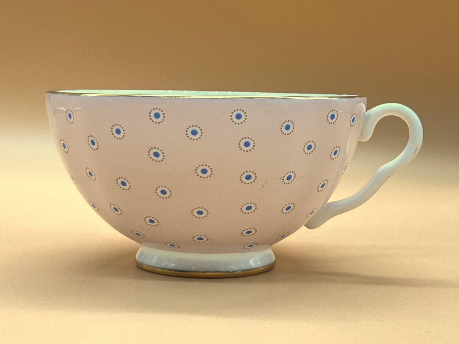Wedgwood China The Harlequin Collection Pink Polka Dot Design theekop en schotel. photo 50.0