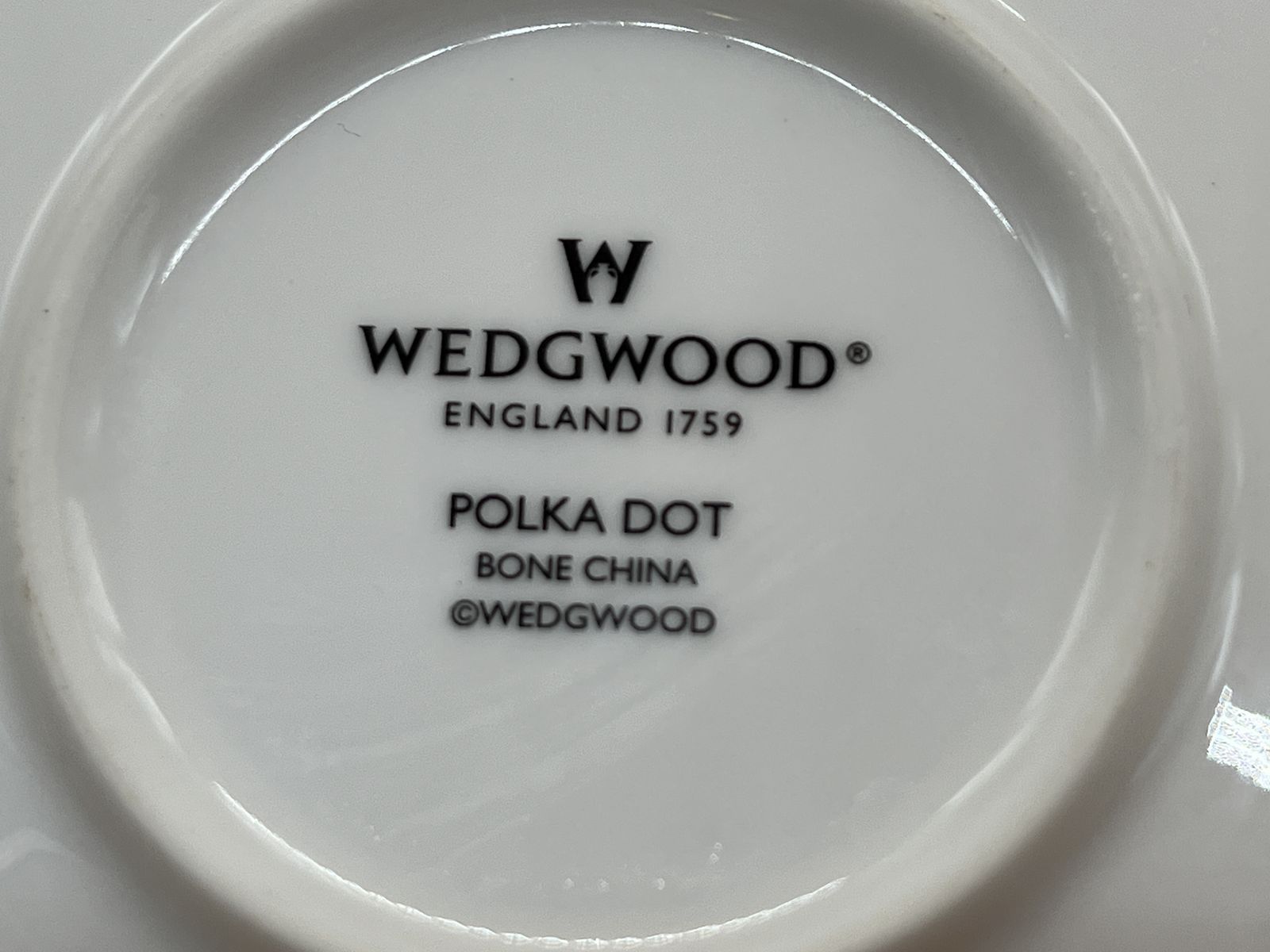 photo furniture Wedgwood China The Harlequin Collection Pink Polka Dot Design theekop en schotel.