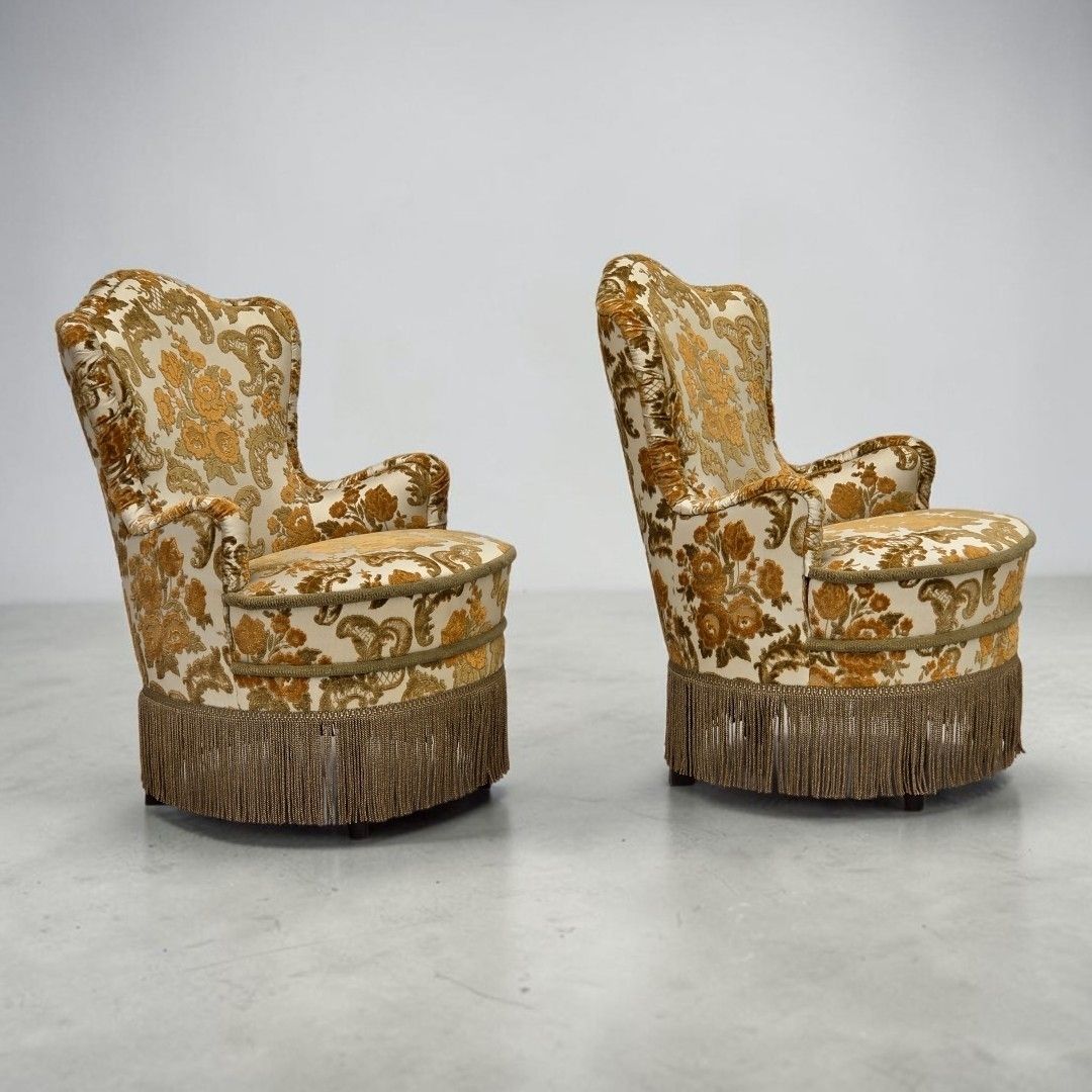 Ca. jaren 1970, set van 2 kleine Deense fauteuils, bruin/beige meubelstof.