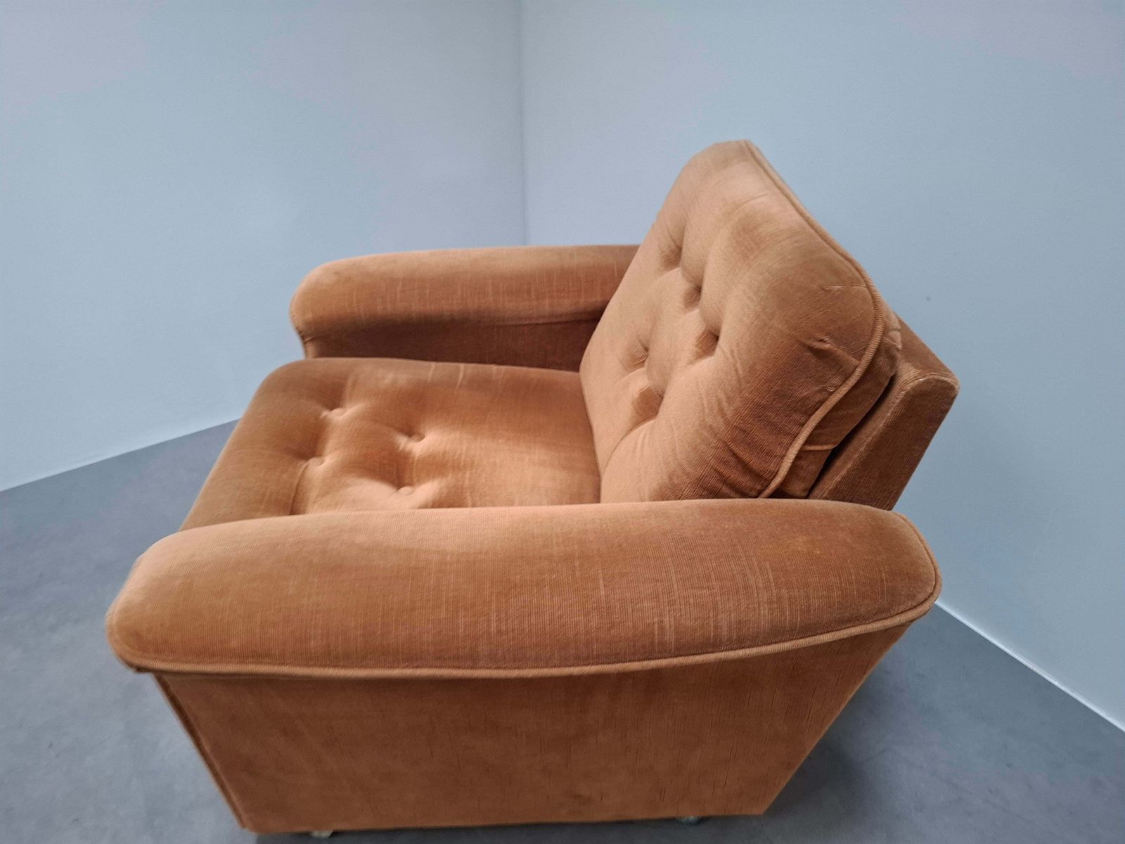 Paire de fauteuils de salon mid-century modern tchèques à roulettes photo Mobilier