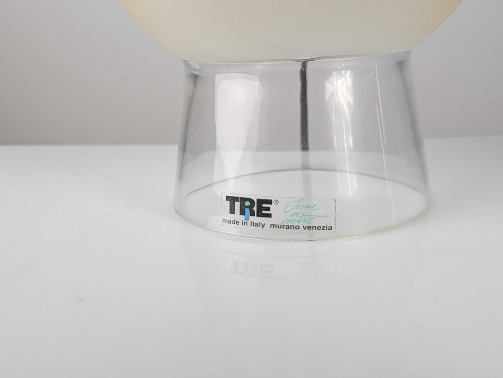 Lampe de table en verre de Murano par Itre, cône géométrique et sphère dépoli, Venise, années 1980 photo vinterior
