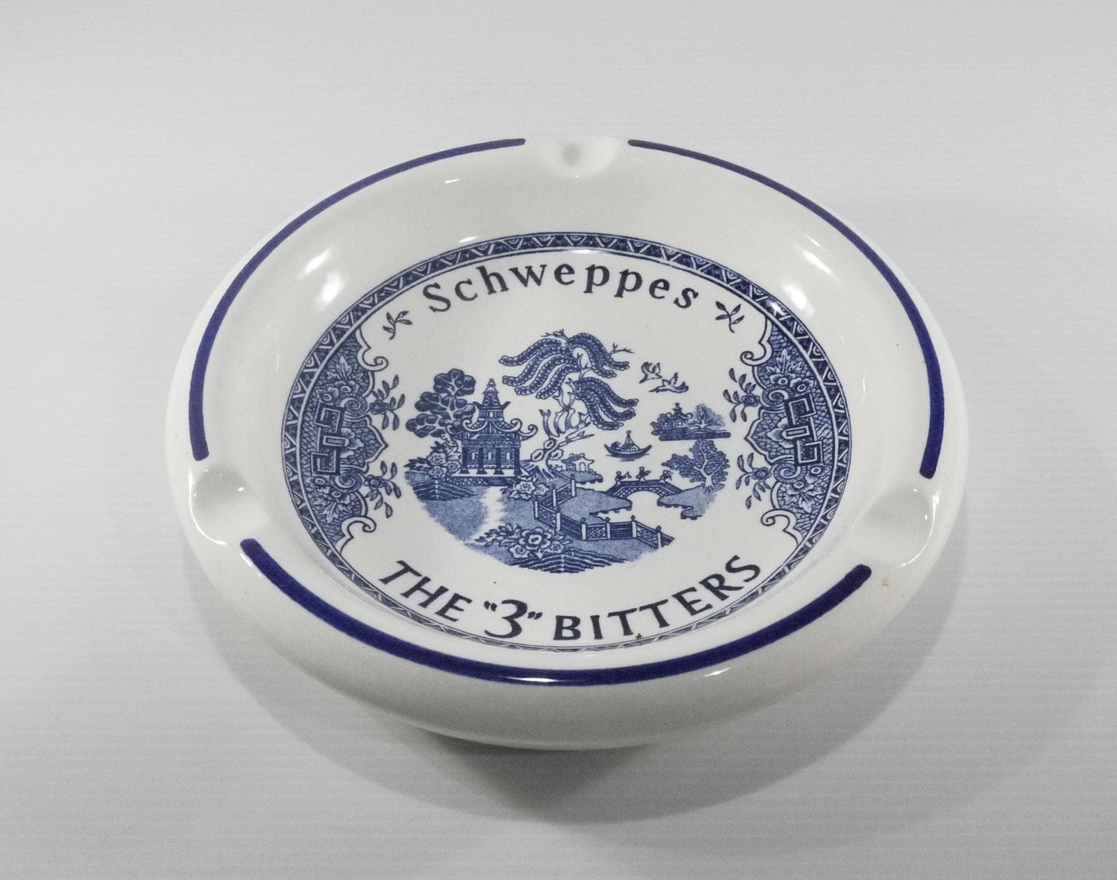 Vintage Schweppes reclameasbak The "3" Bitters, Frans Gien-keramiek photo vinterior