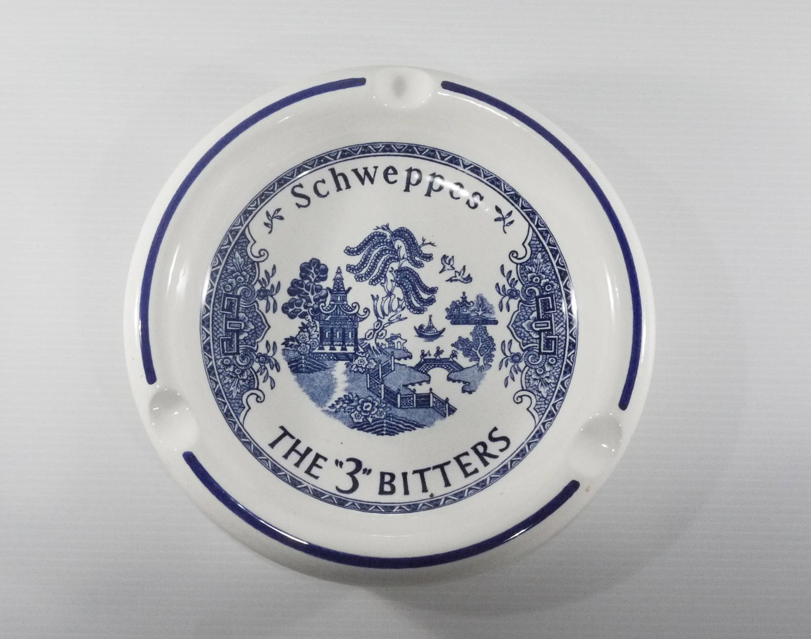 Vintage Schweppes reclameasbak The "3" Bitters, Frans Gien-keramiek photo vintage