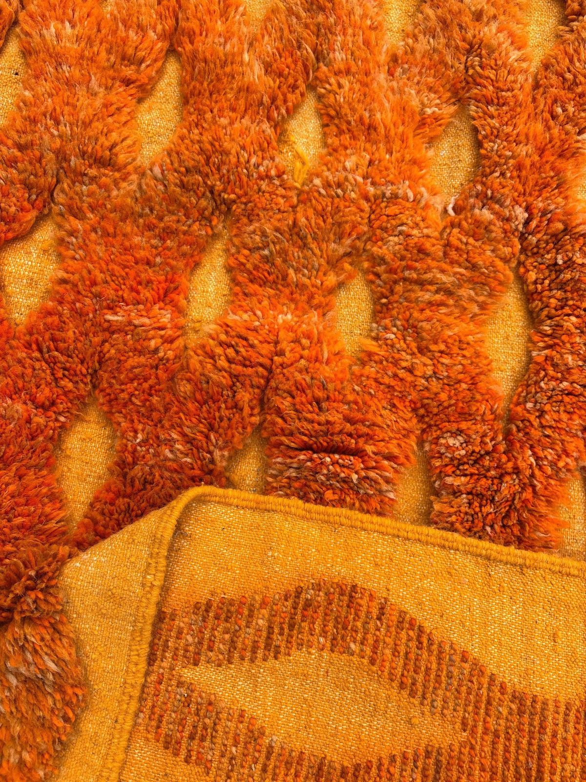 Oranje Marokkaans vloerkleed 200x300 cm, authentiek Marokkaans vloerkleed, Berber tapijt, wollen vloerkleed, handgemaakt vloerkleed, Beni Ourain stijl, vloerkleed photo for sale