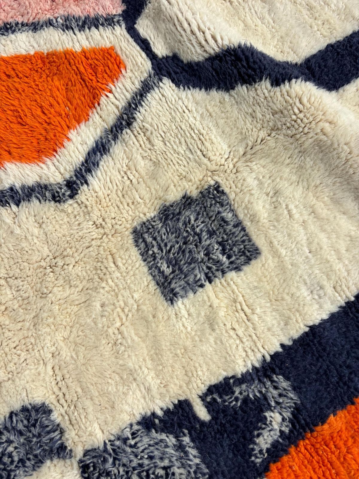 Wit en oranje Marokkaans vloerkleed 250x250 cm, authentiek Marokkaans vloerkleed, Berber tapijt, wollen vloerkleed, handgemaakt vloerkleed, Beni Ourain stijl, photo buy
