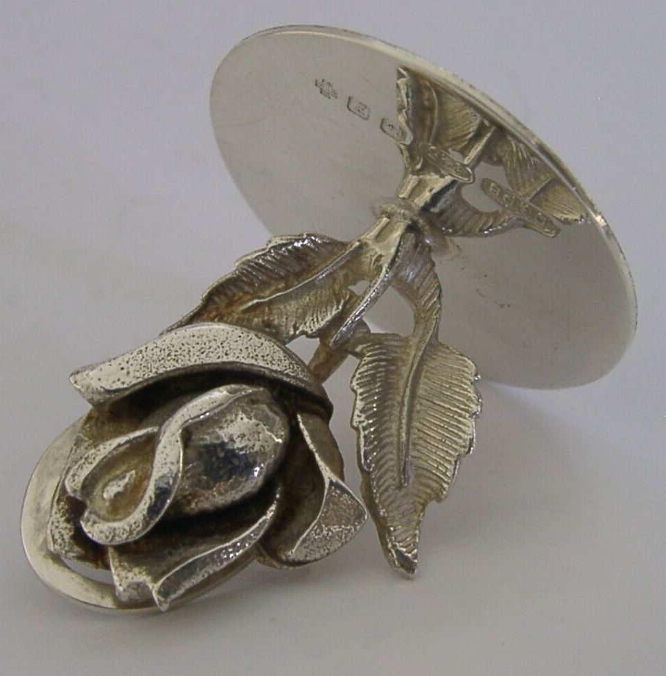 Fraai Engels sterling zilveren menuhouder in de vorm van een roos, Birmingham 2000 photo Woonaccessoires