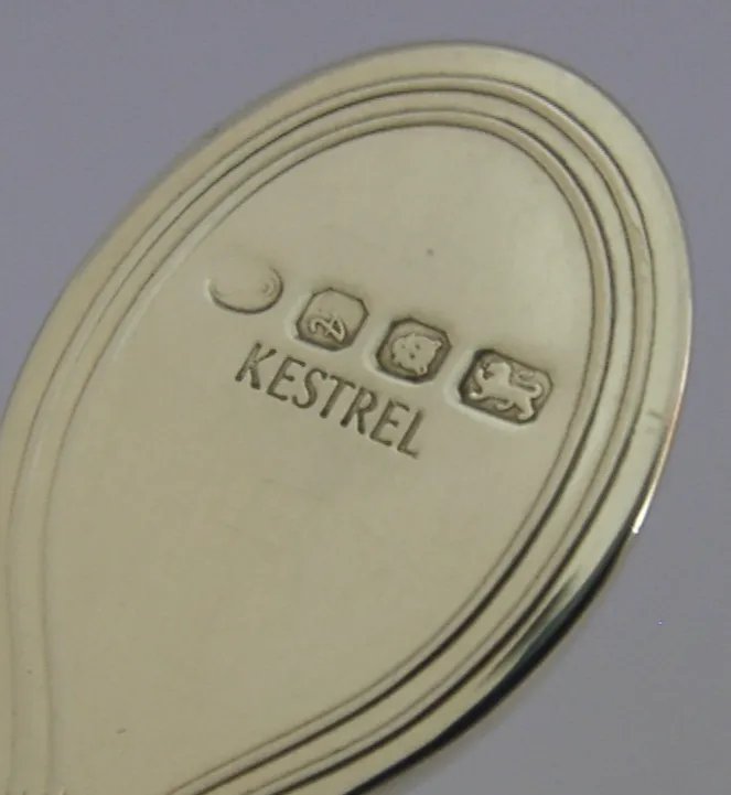 Heavy 27g Solid Sterling Silver Kestrel Spoon London 1975 Bird Animal photo 52.0