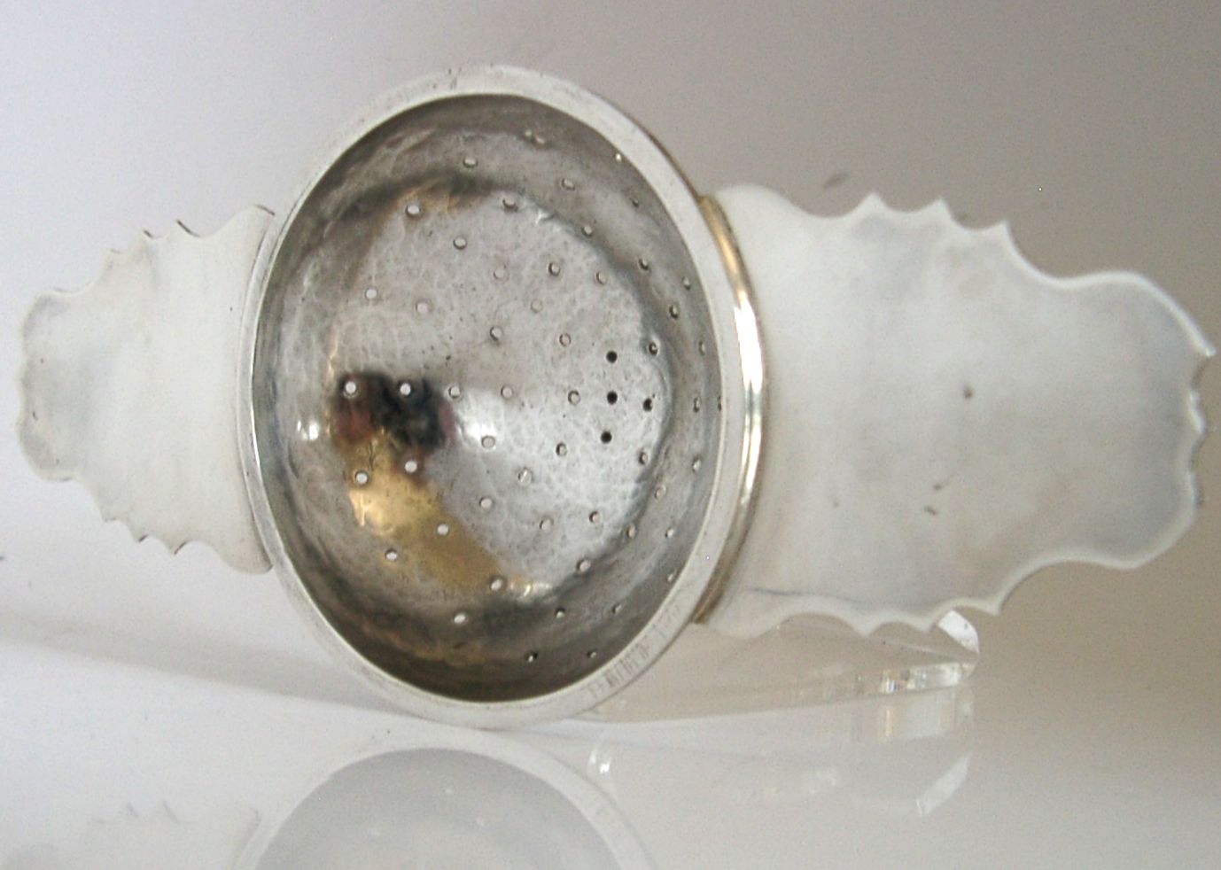Grande passoire à thé et jus de citron en argent sterling martelé, 16,5 cm, 70 g, 1974 photo furniture