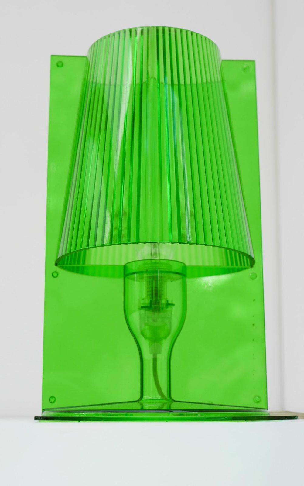 Kartell Take tafellamp Ferruccio Laviani groen transparant polycarbonaat 2003 photo for sale