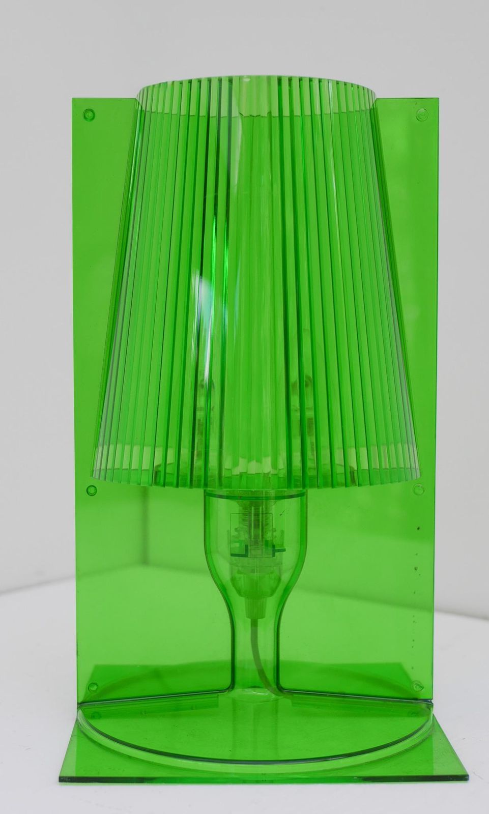 Kartell Take tafellamp Ferruccio Laviani groen transparant polycarbonaat 2003 photo 430.0