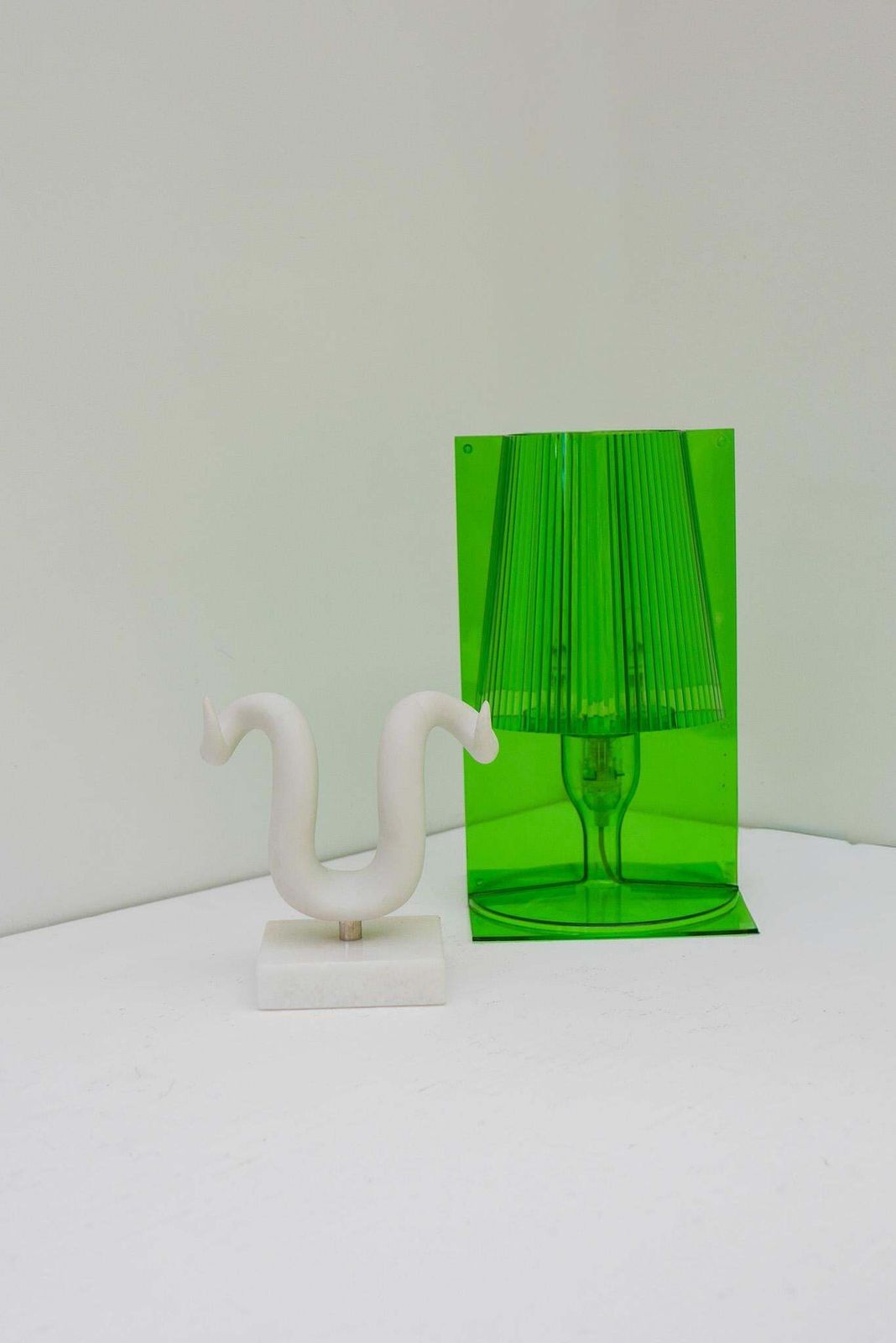 photo for sale Kartell Take tafellamp Ferruccio Laviani groen transparant polycarbonaat 2003