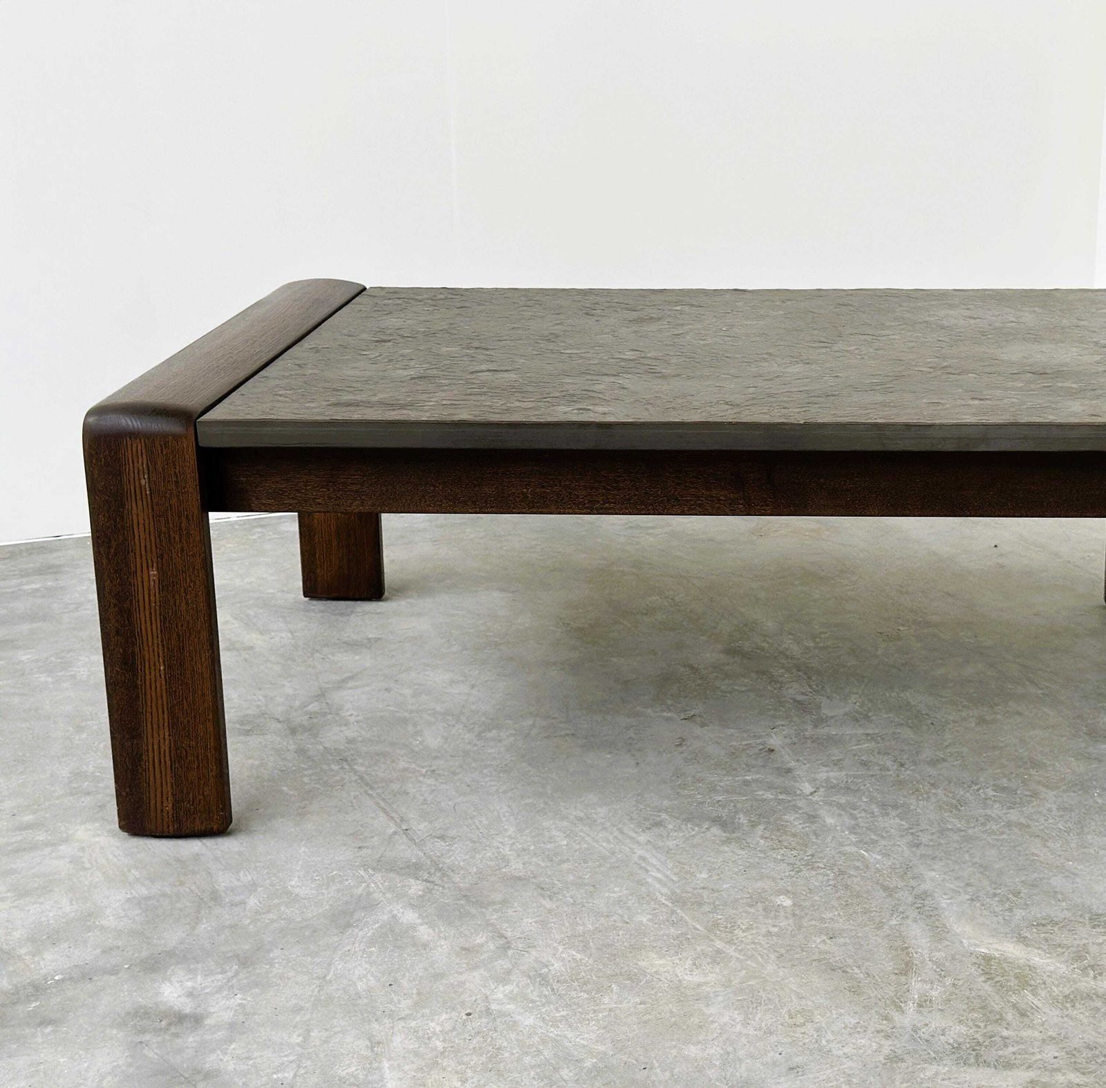 Vintage Belgische eiken en fossiel leisteen salontafel, Brutalist Modern, jaren 1970 photo for sale