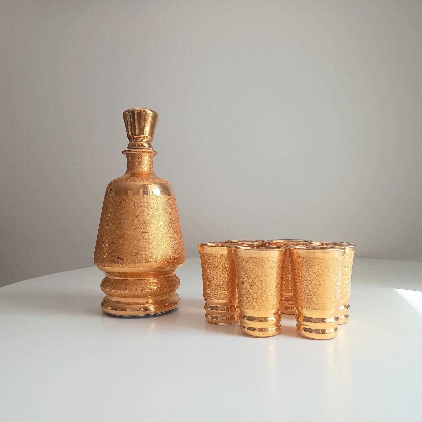 photo buy Belgisch Laeken Cristal Mid Century Gouden Likeur Vodka Set 6 Shotglazen, Hollywood Regency