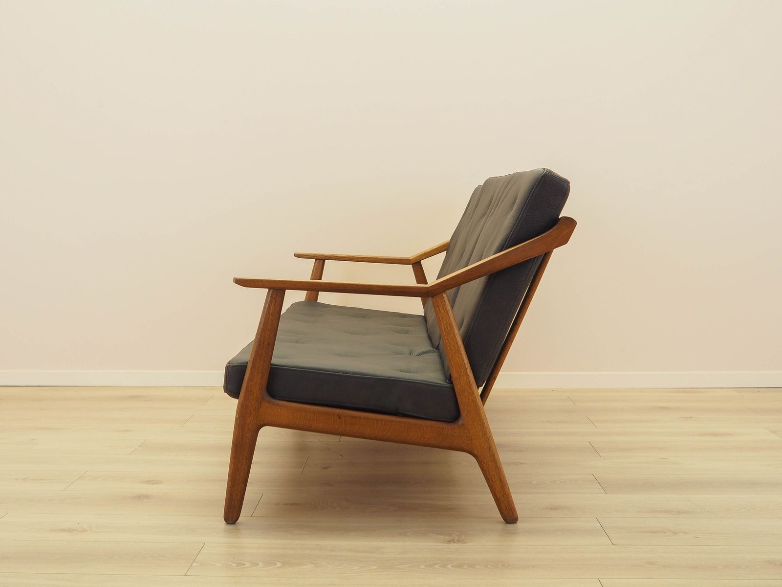 Brockmann Petersen Eikenhouten Bank voor Randers Møbelfabrik, Leren Bekleding, Denemarken, jaren 1970. photo Meubels