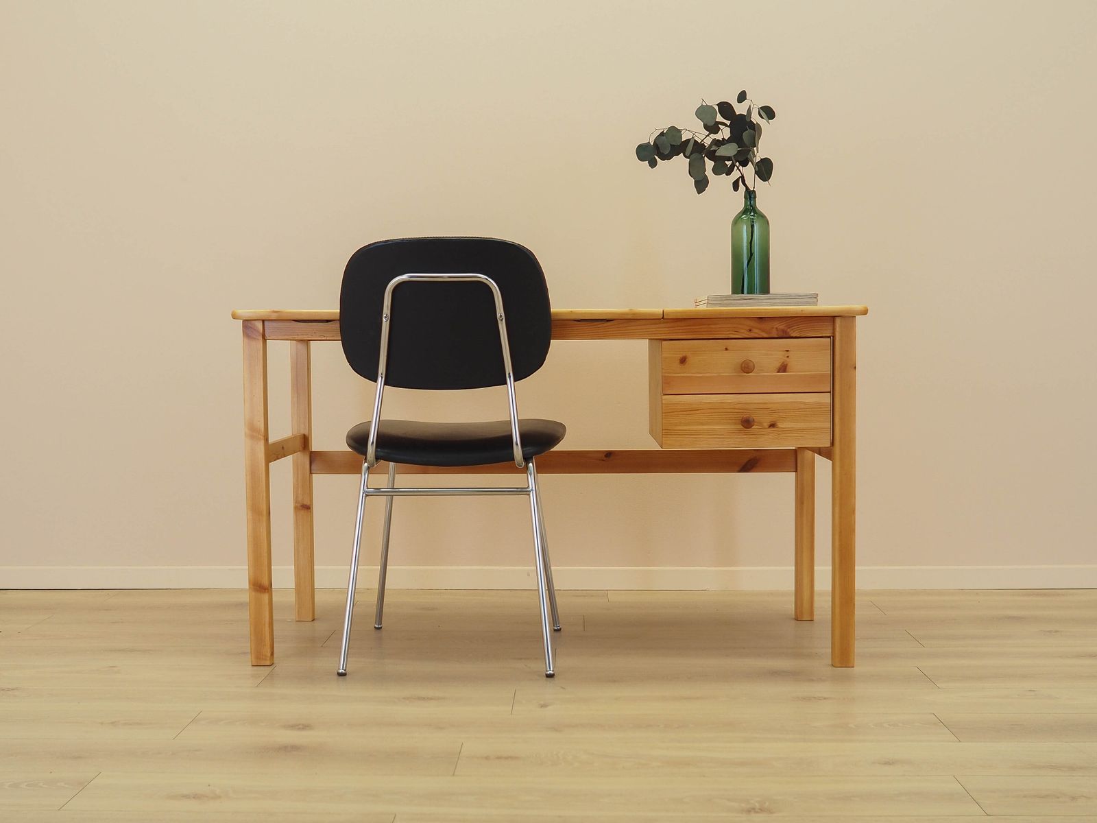 Deens Bureau van Massief Grenenhout met Verstelbaar Blad en Lades, ca. jaren 1990. photo furniture
