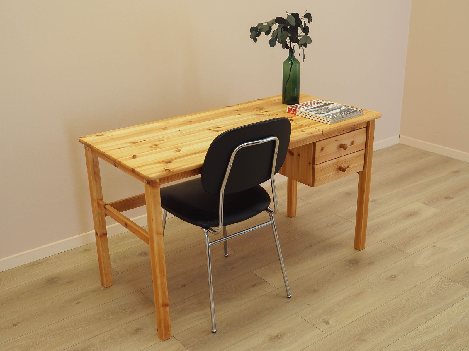 Deens Bureau van Massief Grenenhout met Verstelbaar Blad en Lades, ca. jaren 1990. photo for sale