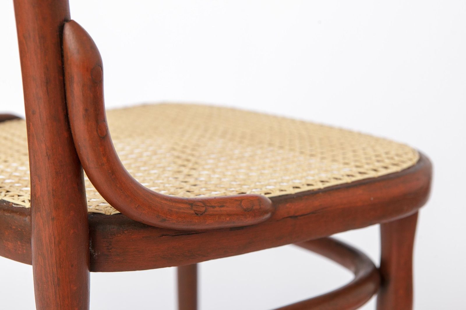 photo furniture Antiek Bentwood-stoel in de stijl van Thonet No. 56 | Oostenrijkse rotan bistrostoel | jaren 1930