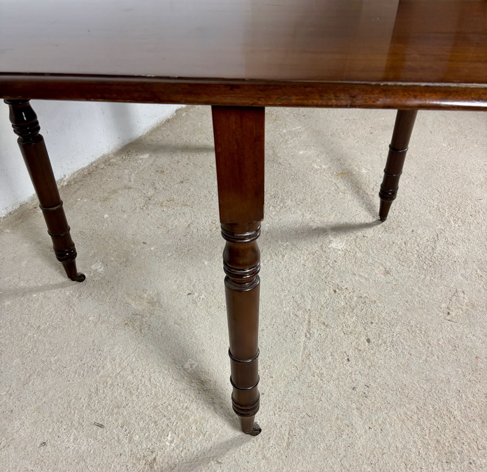photo vintage Spaanse klaptafel eettafel, ca. jaren 1930