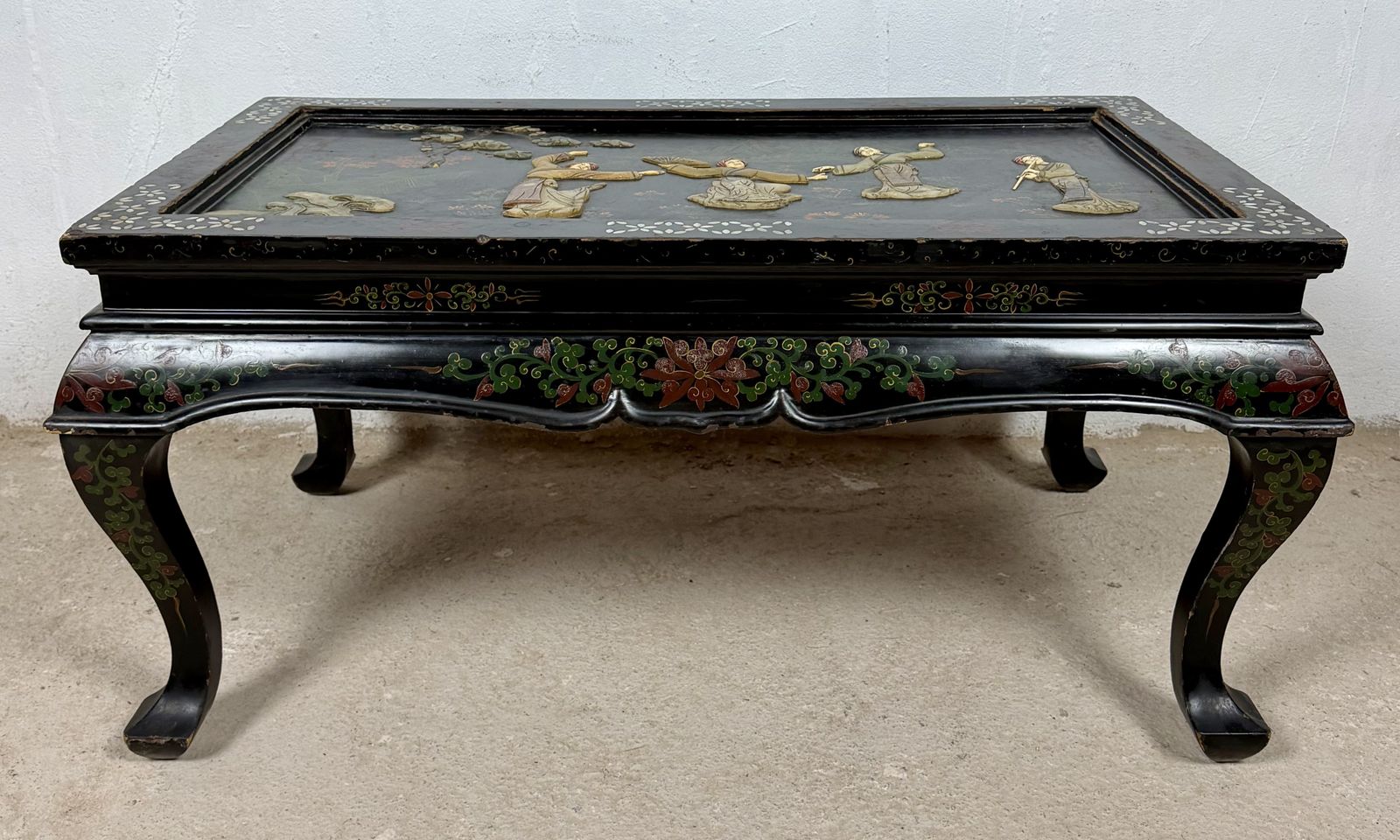 Chinese Zwartgelakte Salontafel Met Handgeschilderde Decoratie photo Meubels