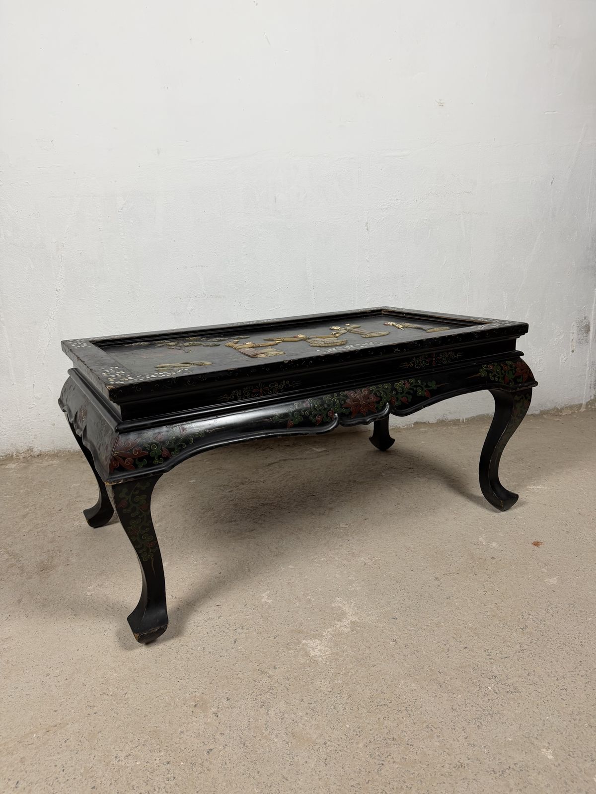 1510.0 Chinese Zwartgelakte Salontafel Met Handgeschilderde Decoratie photo