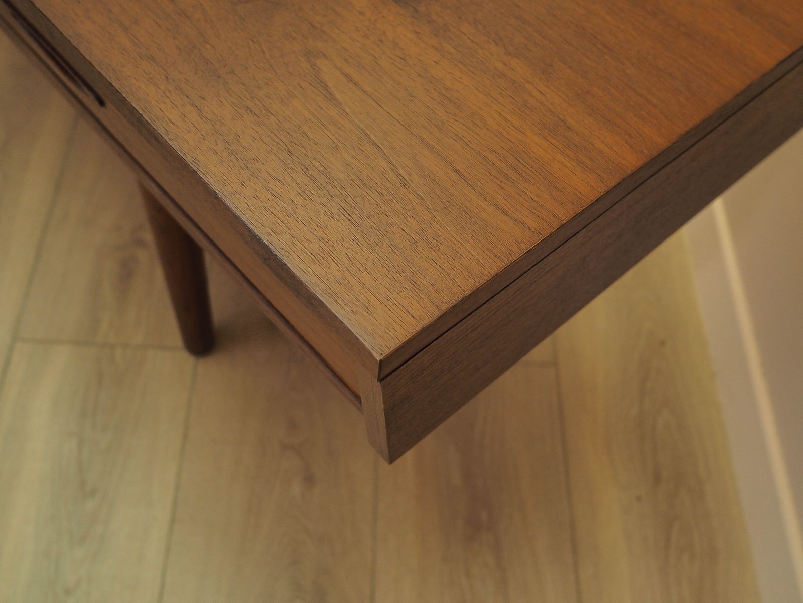 Mobilier Enfilade danoise en teck, années 1970 - profil bas, trois tiroirs, Scandinavian Modern photo