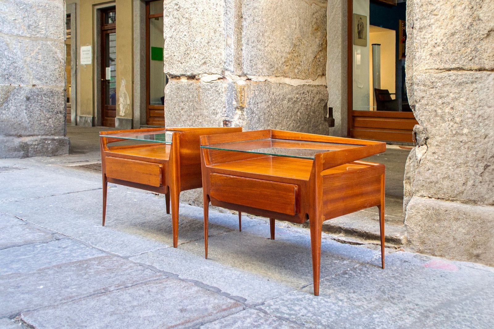 Tables de chevet La Permanente Mobili Cantù, en teck, Italie, années 1960, lot de 2 photo furniture