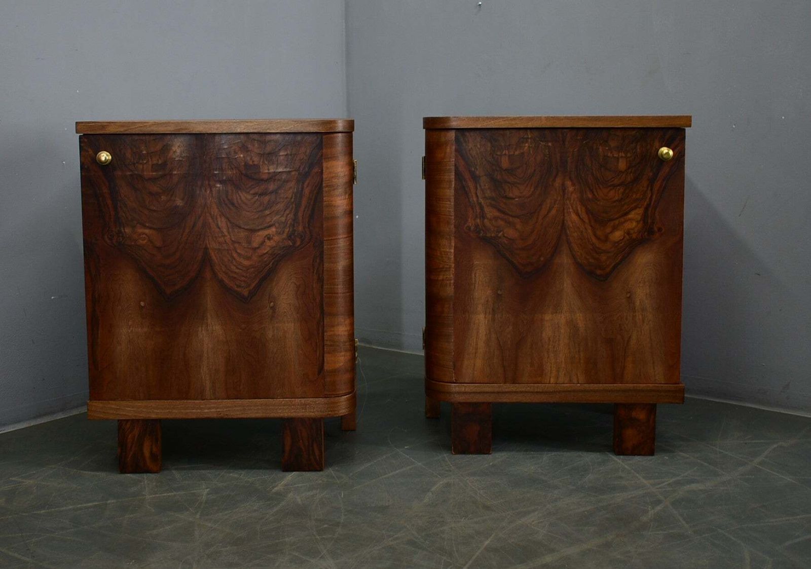 Paar art deco nachtkastjes, Tsjecho-Slowakije, 1933 photo furniture