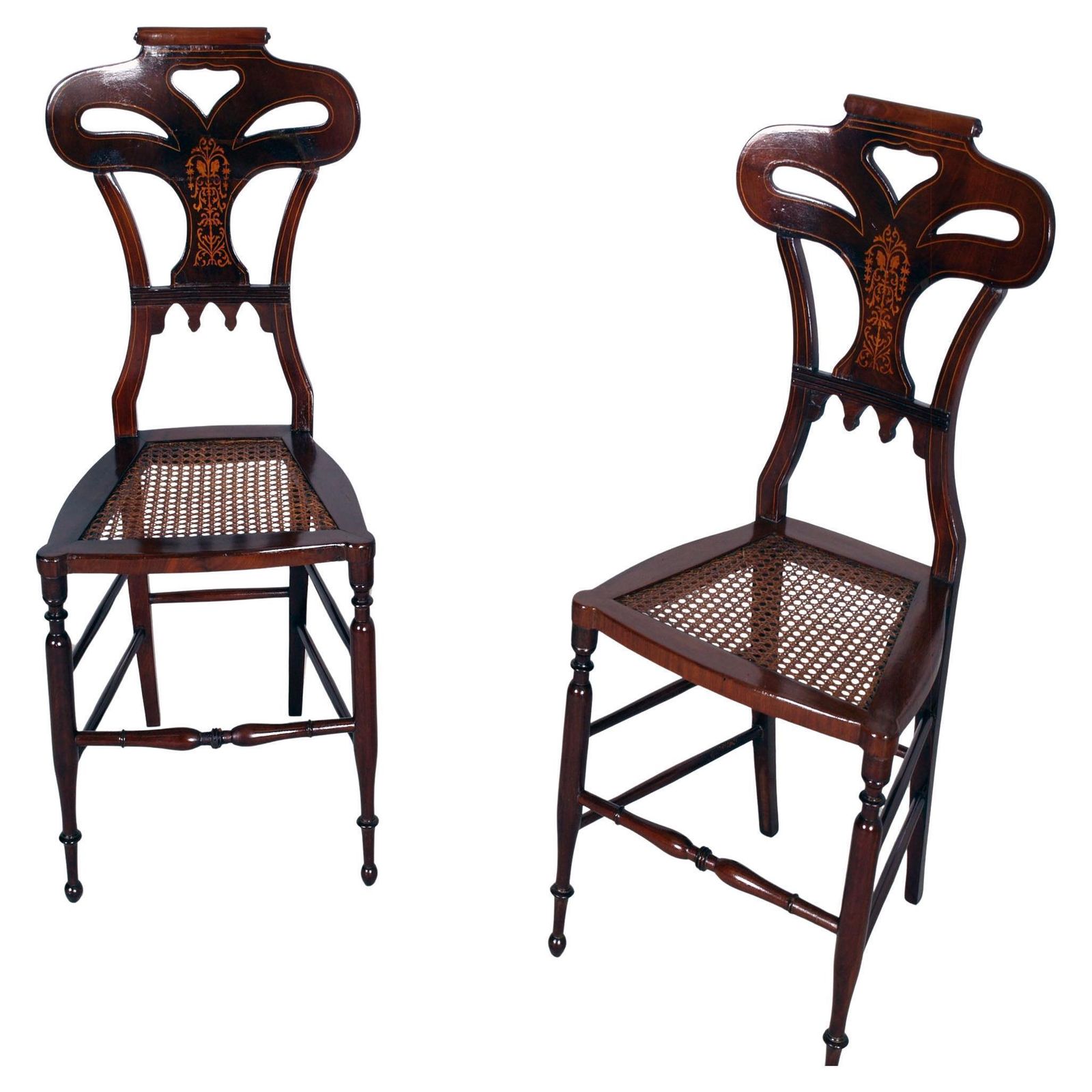 Paar Art Nouveau stoelen in walnoot, gegraveerd en gesneden photo buy