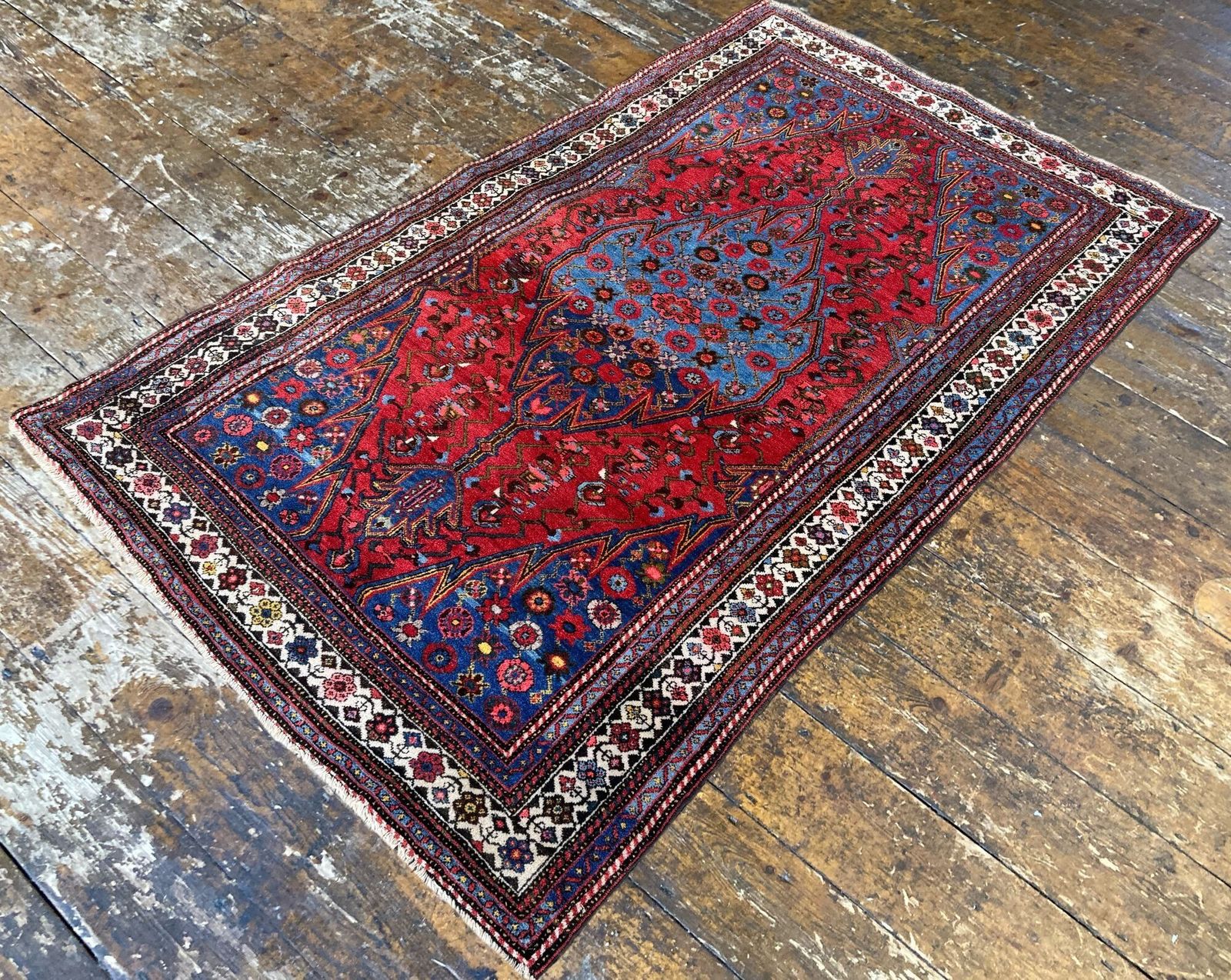 Antique Hamadan Rug 1.96m X 1.30m photo 1650.0
