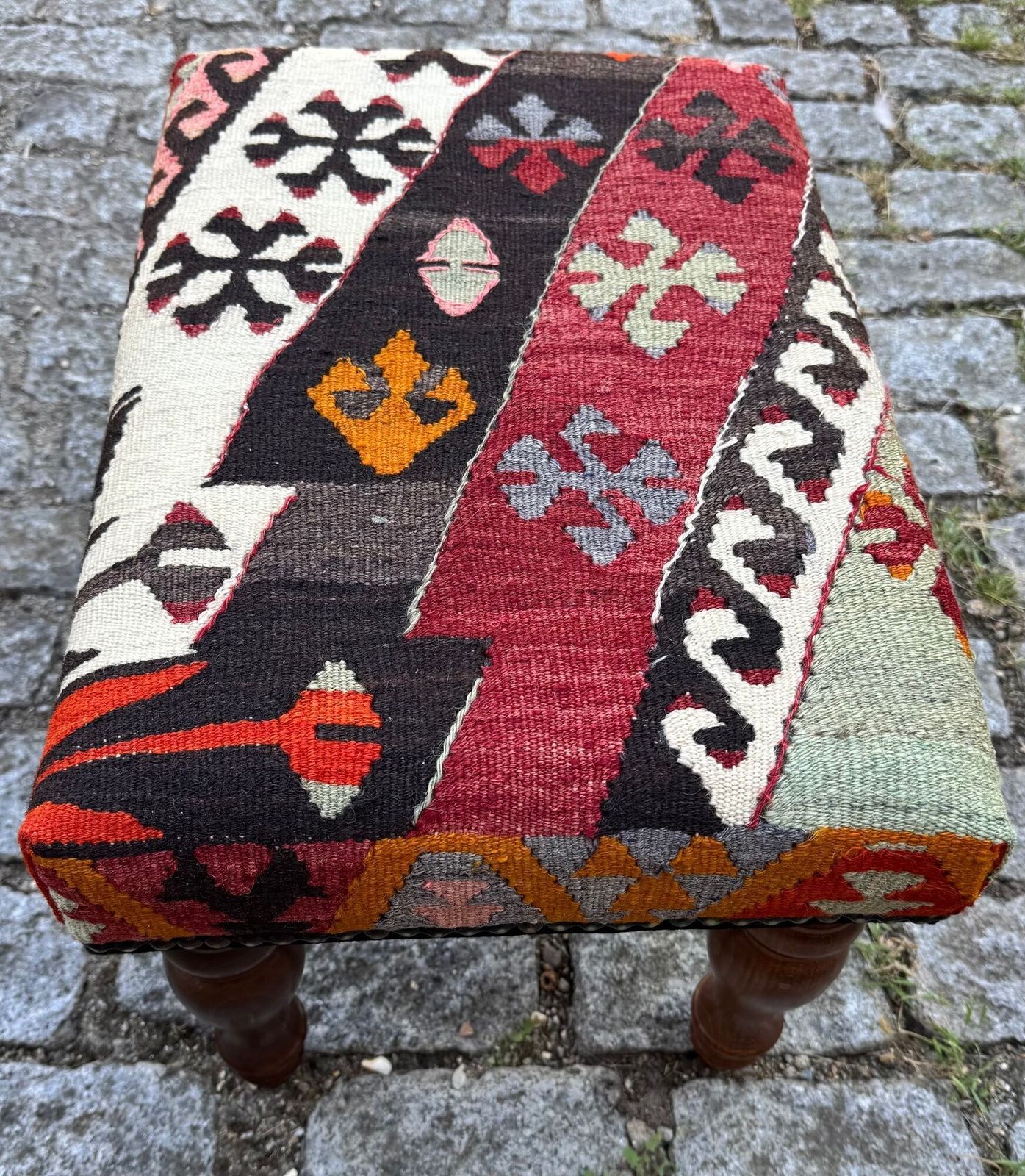 Kilim Kruk 0,52m x 0,37m x H0,37m photo Meubels