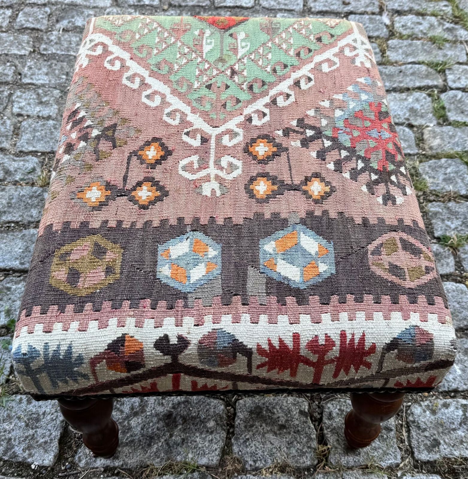 Kilim Kruk 0,62m x 0,47m x H0,38m photo Meubels
