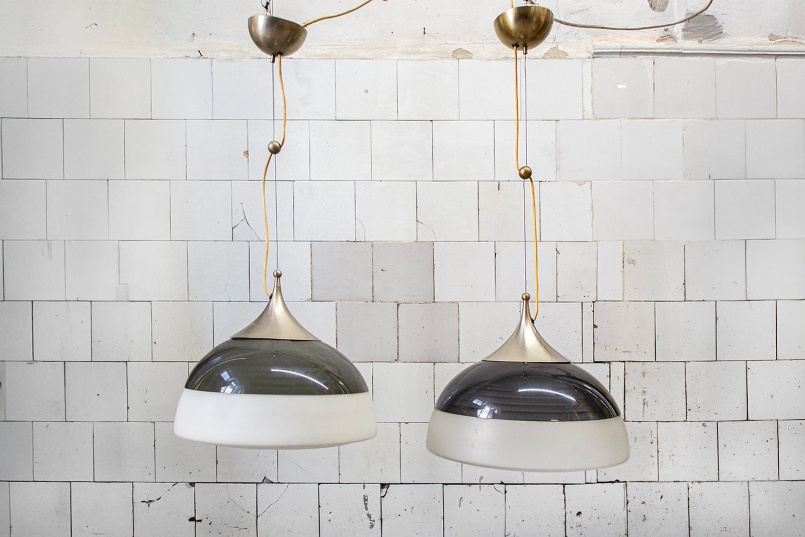 Lampe à suspension modèle 1238 en aluminium et verre, Stilnovo, Italie, années 1960