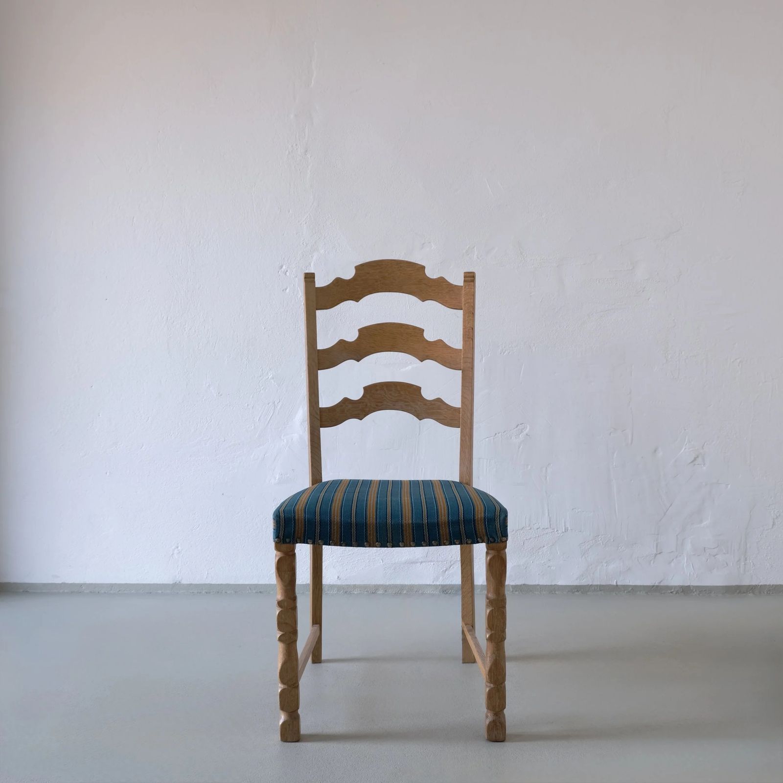 6 Ladder Back Chairs van Henning Kjaernulf, Denemarken, jaren 1950 photo for sale