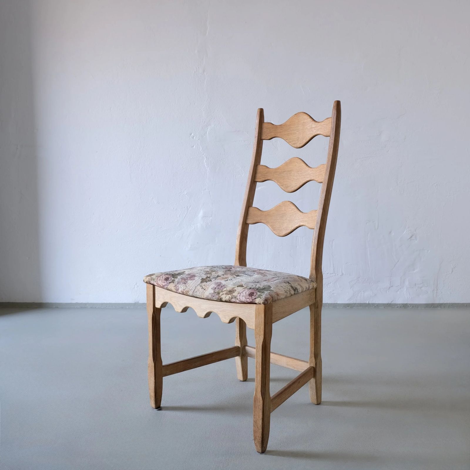 4 Ladder Back Eetkamerstoelen van Henning Kjaernulf, Denemarken, jaren 1950 photo for sale
